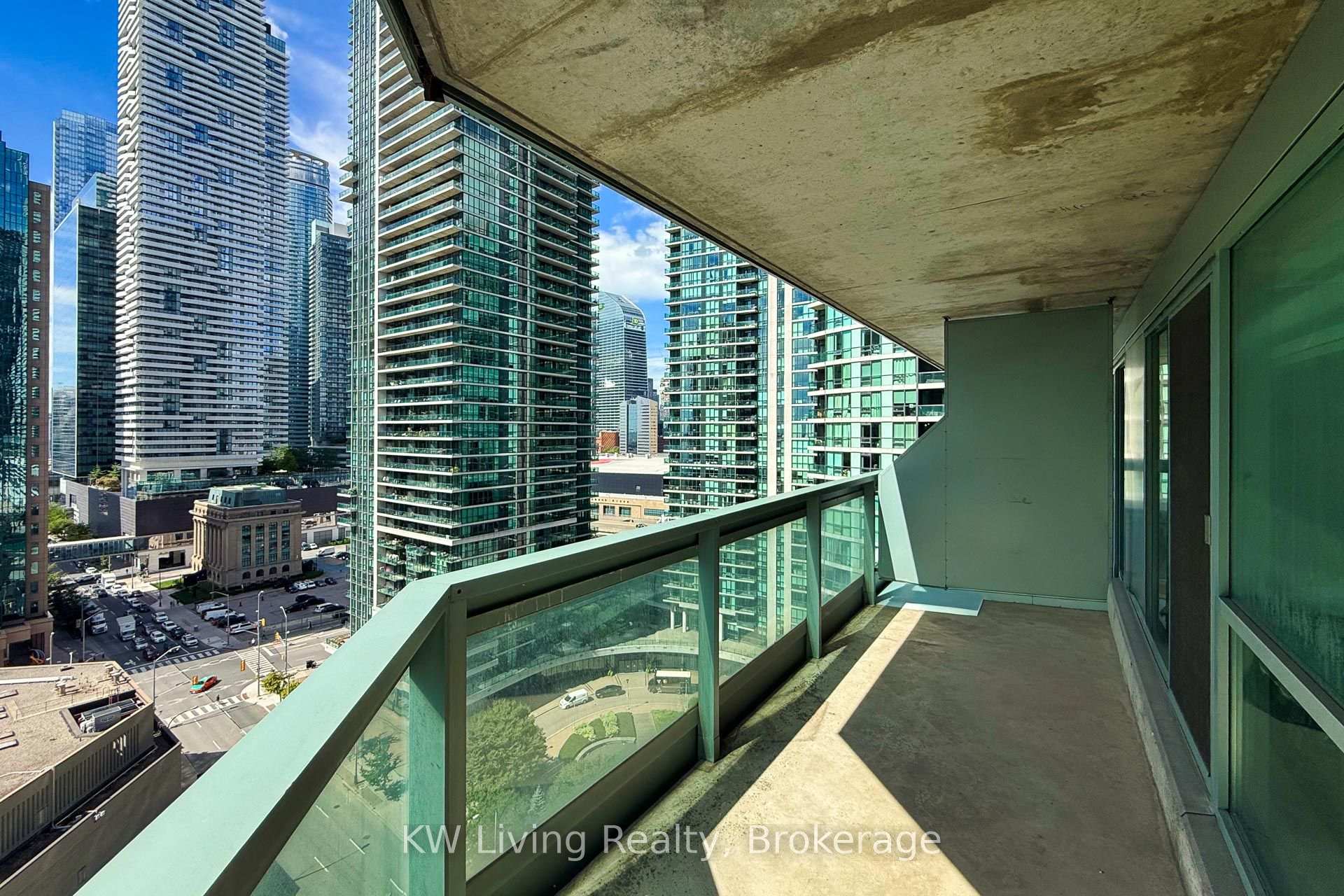 Photo 31 of Unit 1702, 10 Yonge Street, Toronto, Waterfront Communities — HOMEH