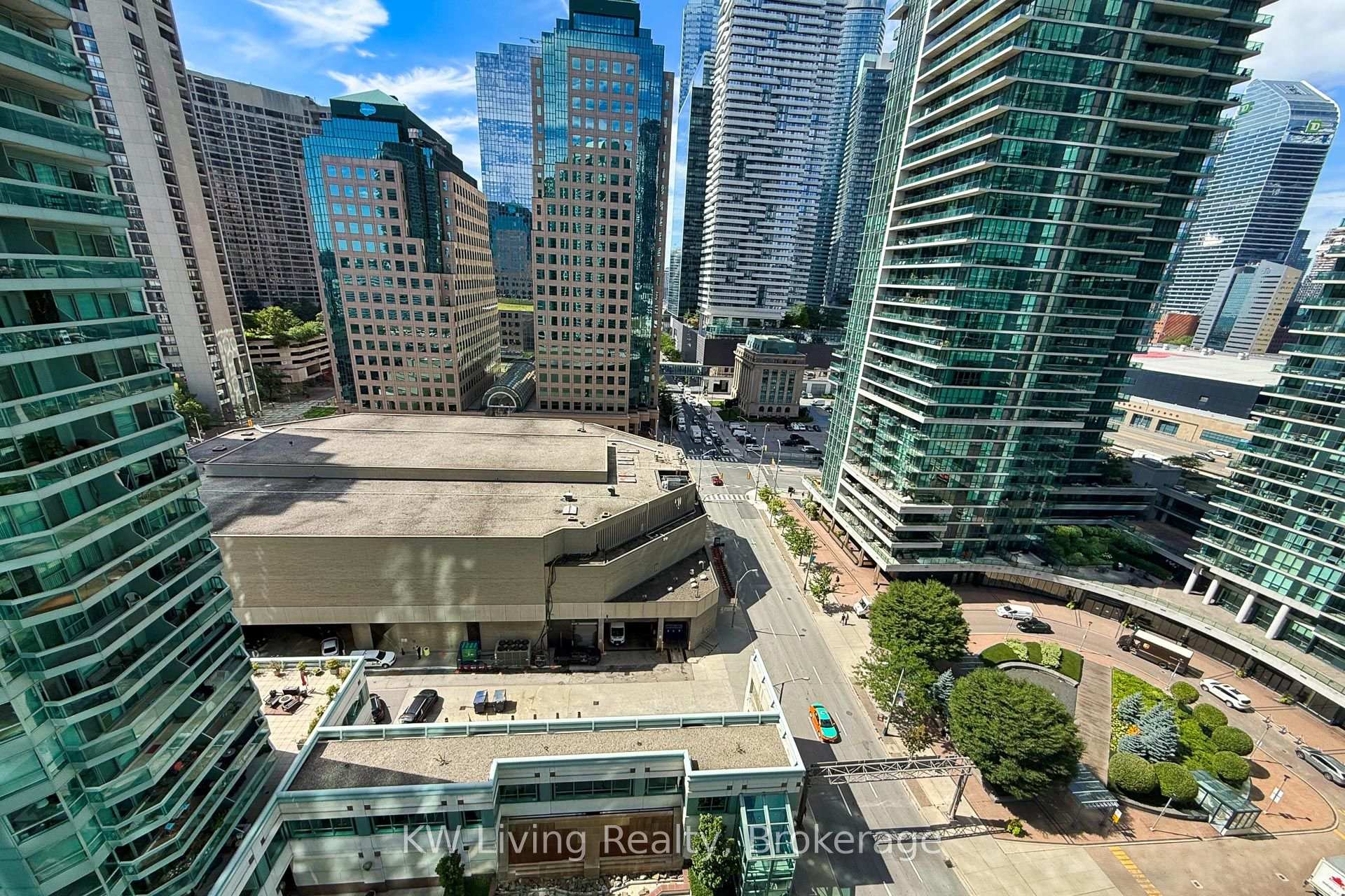 Photo 32 of Unit 1702, 10 Yonge Street, Toronto, Waterfront Communities — HOMEH