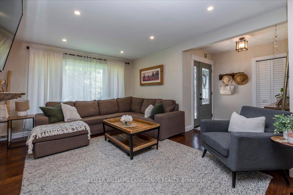 Photo 4 of 92 Johnson Street, Barrie, Codrington — HOMEH