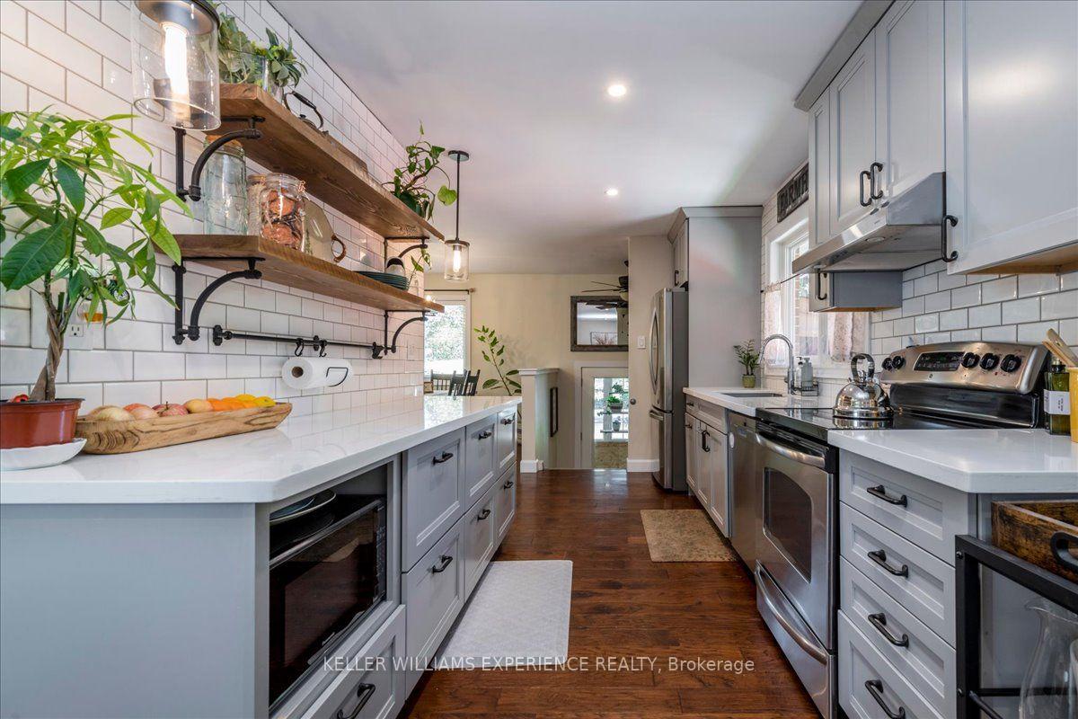 Photo 10 of 92 Johnson Street, Barrie, Codrington — HOMEH