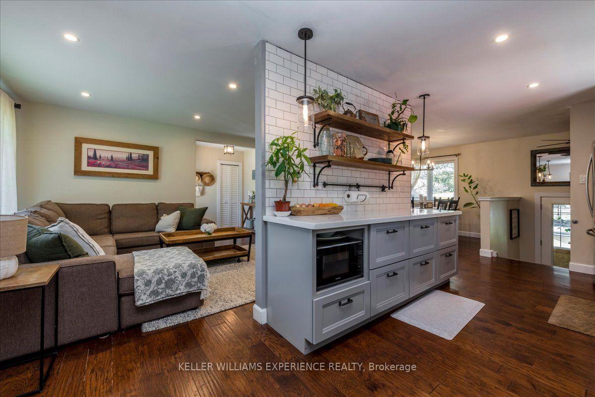 Photo 14 of 92 Johnson Street, Barrie, Codrington — HOMEH