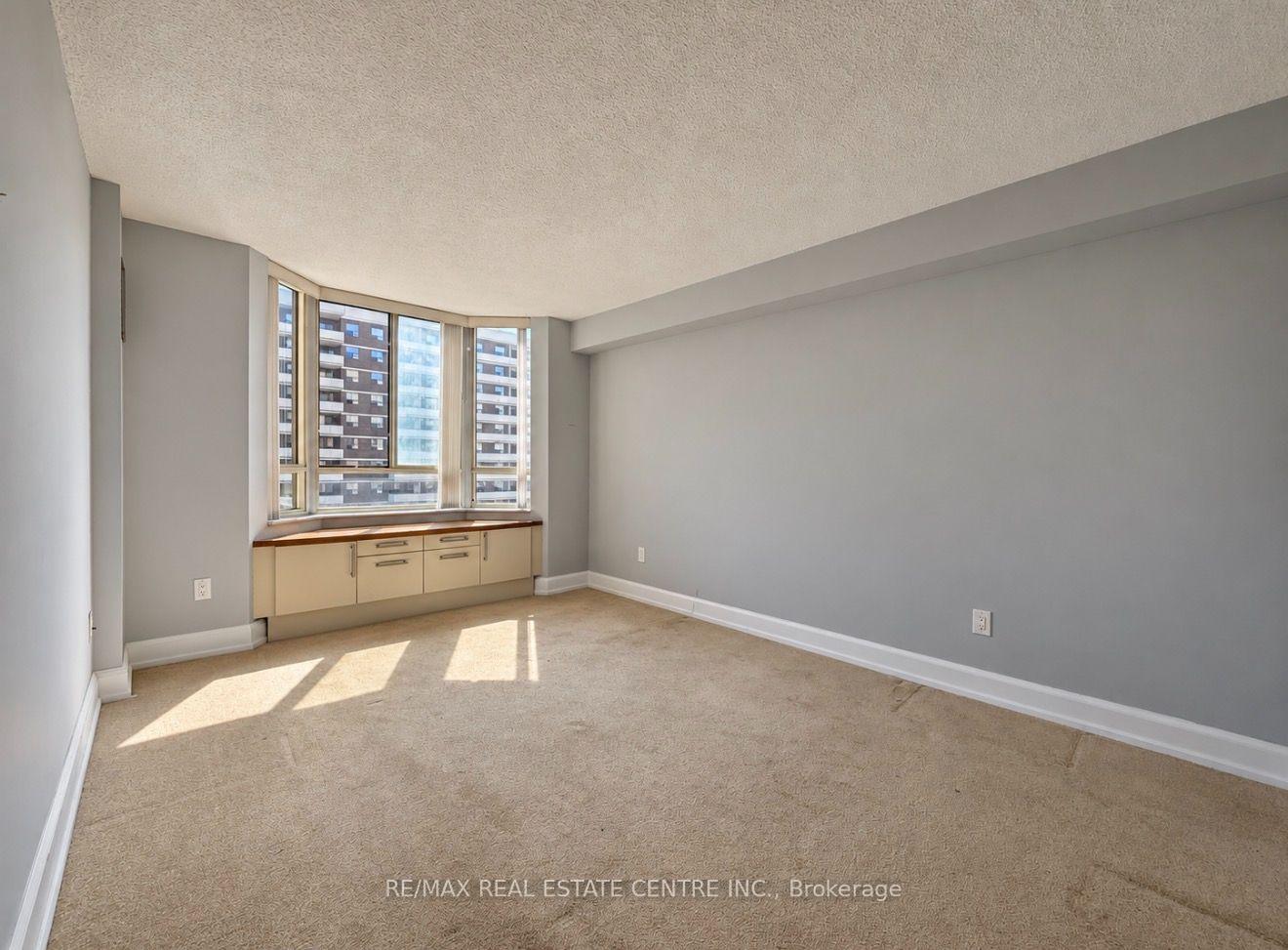 Photo 7 of Unit 910, 5 Lisa Street, Brampton, Queen Street Corridor — HOMEH