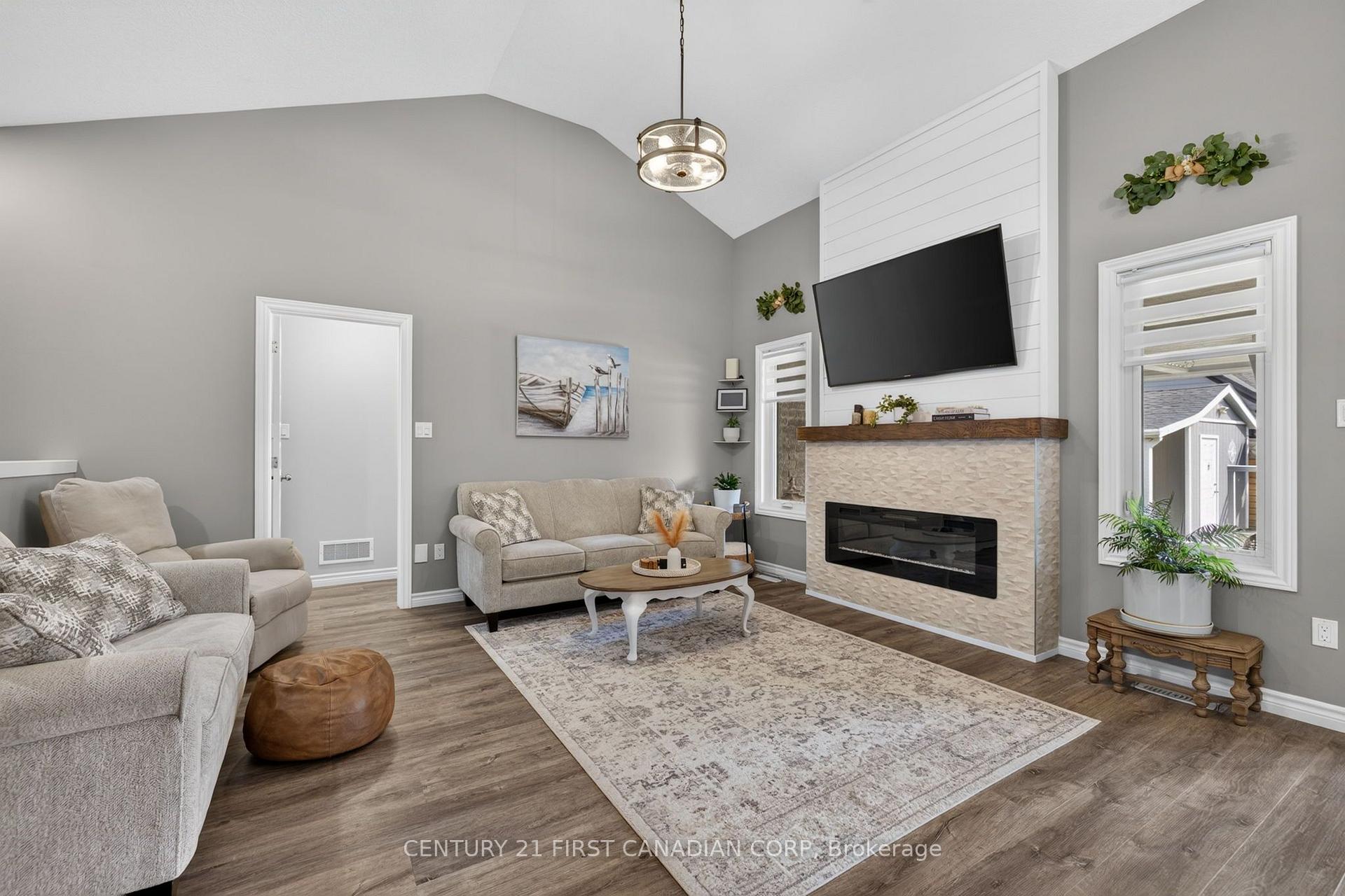 Photo 11 of 347 High Street, Central Elgin, Port Stanley — HOMEH