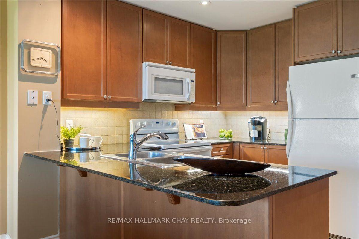 Photo 13 of Unit 602, 33 Ellen Street, Barrie, Lakeshore — HOMEH