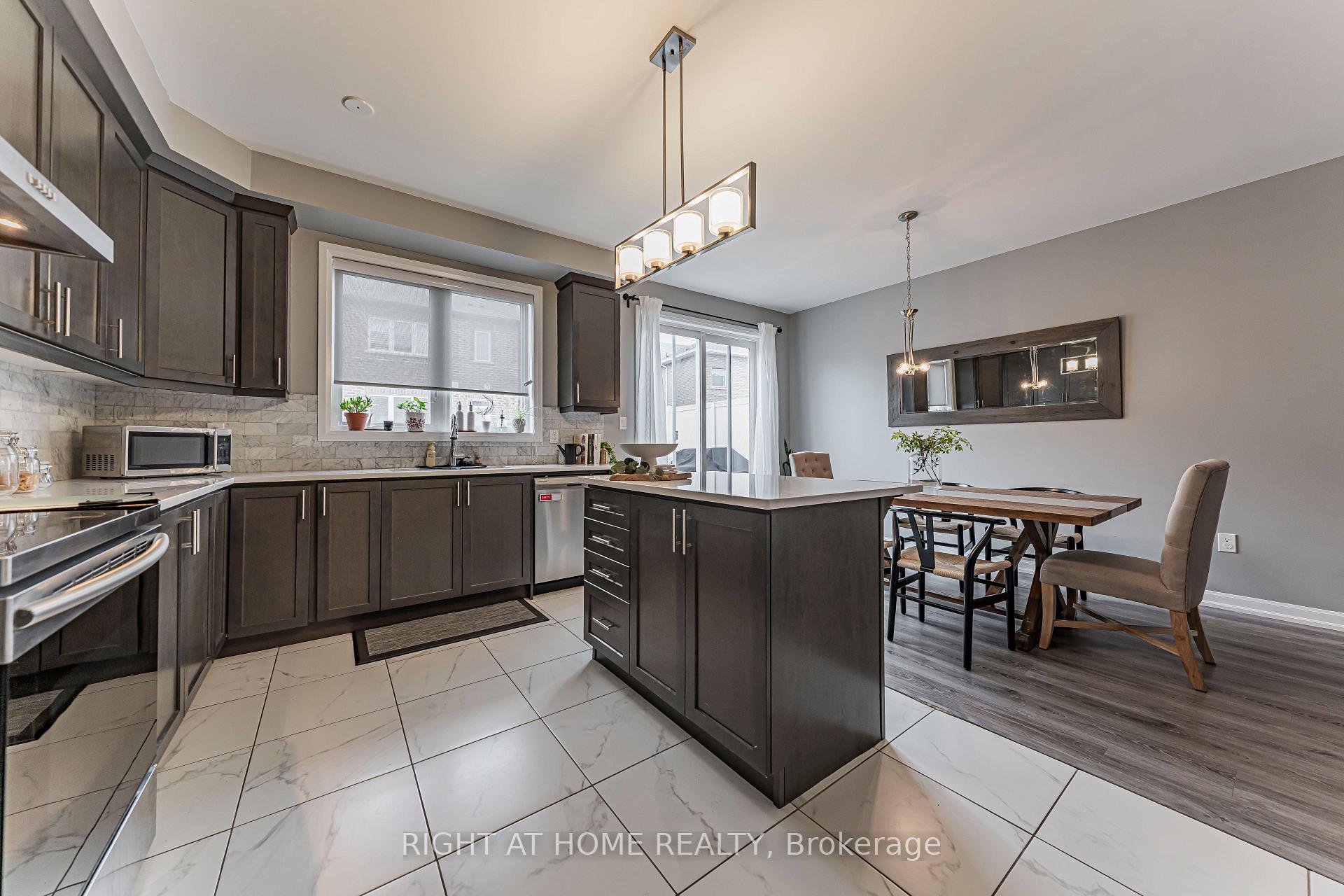 Photo 11 of 3353 Vardon Way, Oakville, Glenorchy — HOMEH