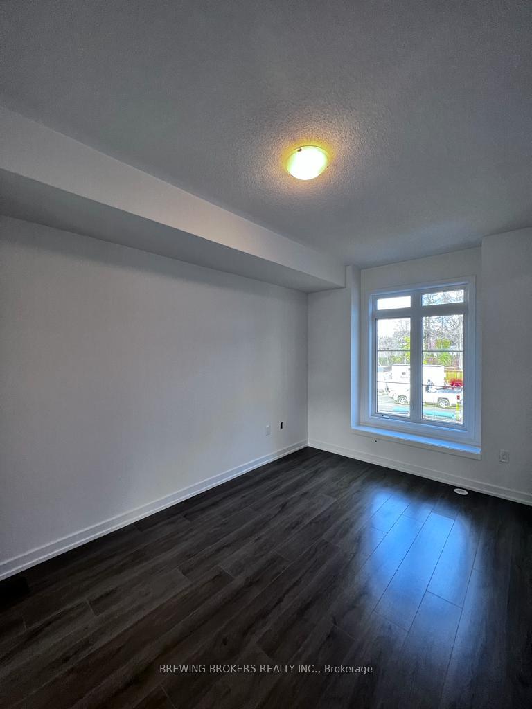 Photo 23 of 25 Lyall Stokes Circle, East Gwillimbury, Mt Albert — HOMEH