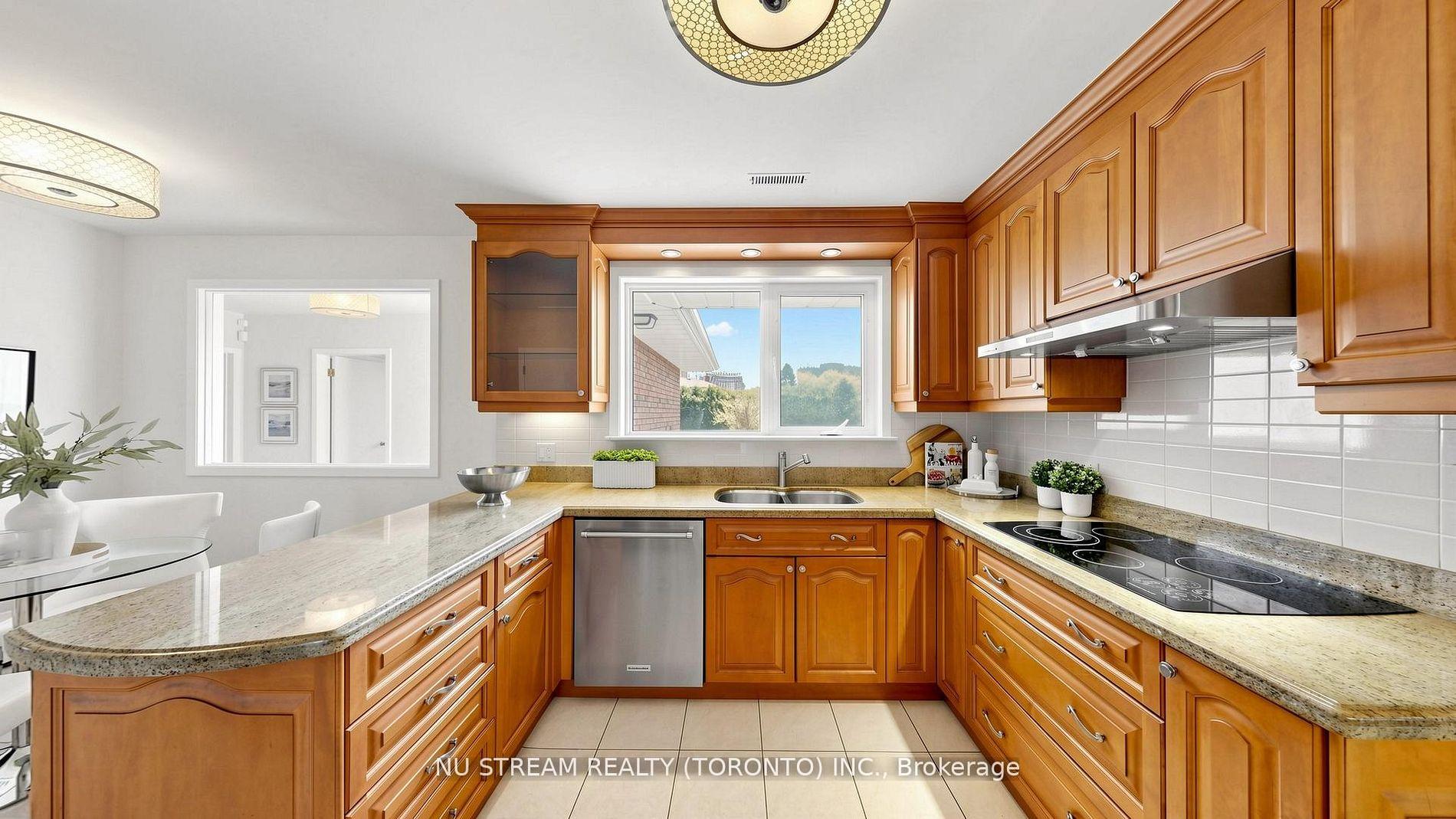 Photo 16 of 55 Sunvale Drive, Etobicoke, Willowridge-Martingrove-Richview — HOMEH