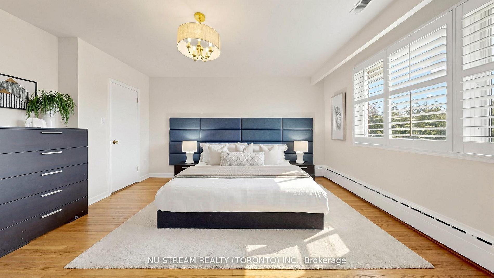 Photo 21 of 55 Sunvale Drive, Etobicoke, Willowridge-Martingrove-Richview — HOMEH
