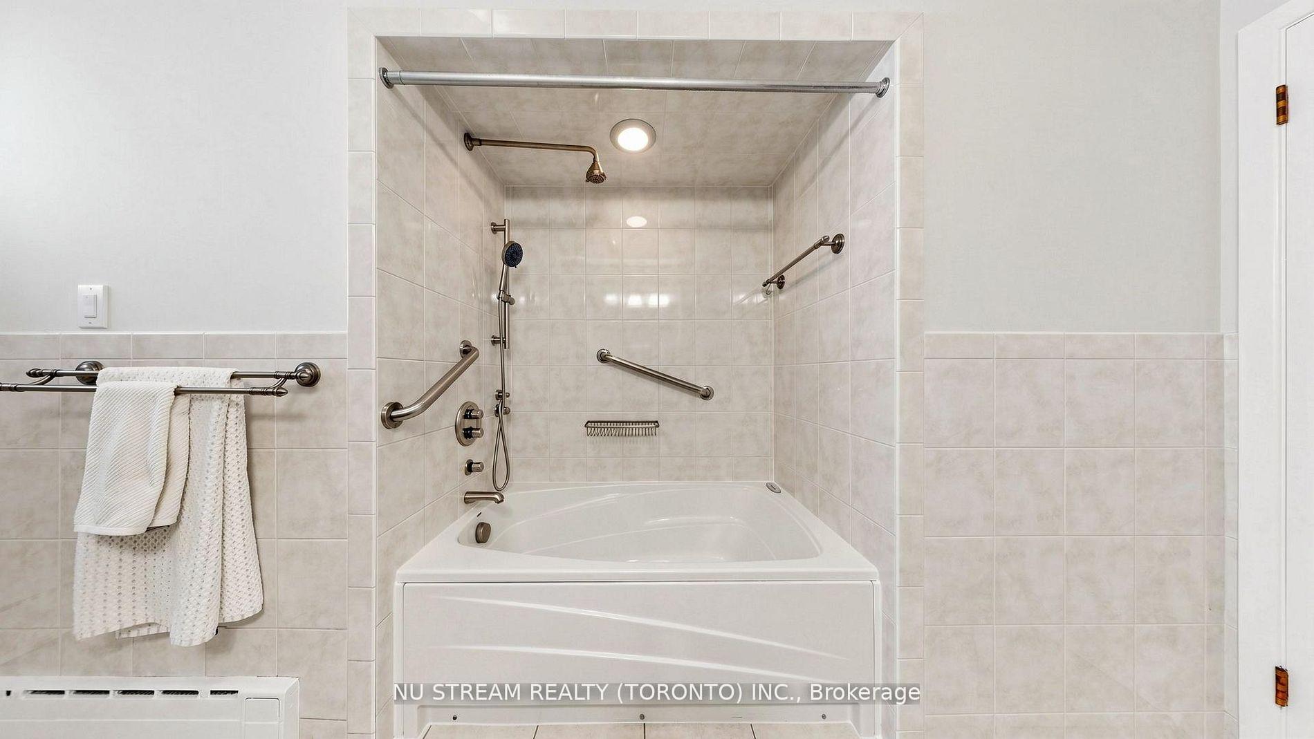 Photo 28 of 55 Sunvale Drive, Etobicoke, Willowridge-Martingrove-Richview — HOMEH