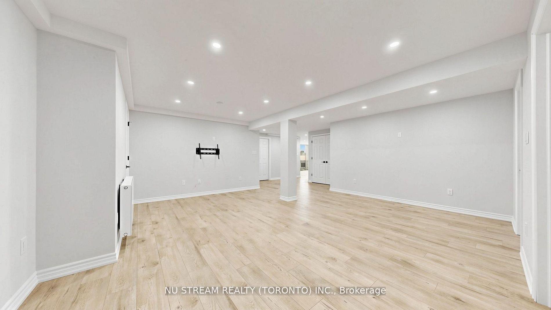 Photo 39 of 55 Sunvale Drive, Etobicoke, Willowridge-Martingrove-Richview — HOMEH