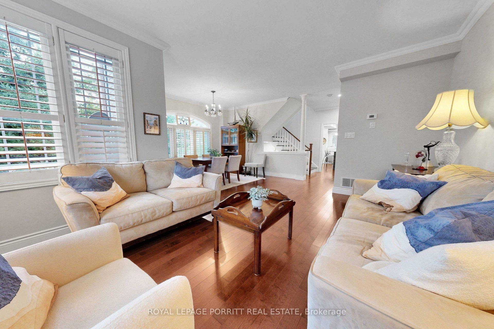 Photo 9 of 2 Granite Court, Etobicoke, Mimico — HOMEH
