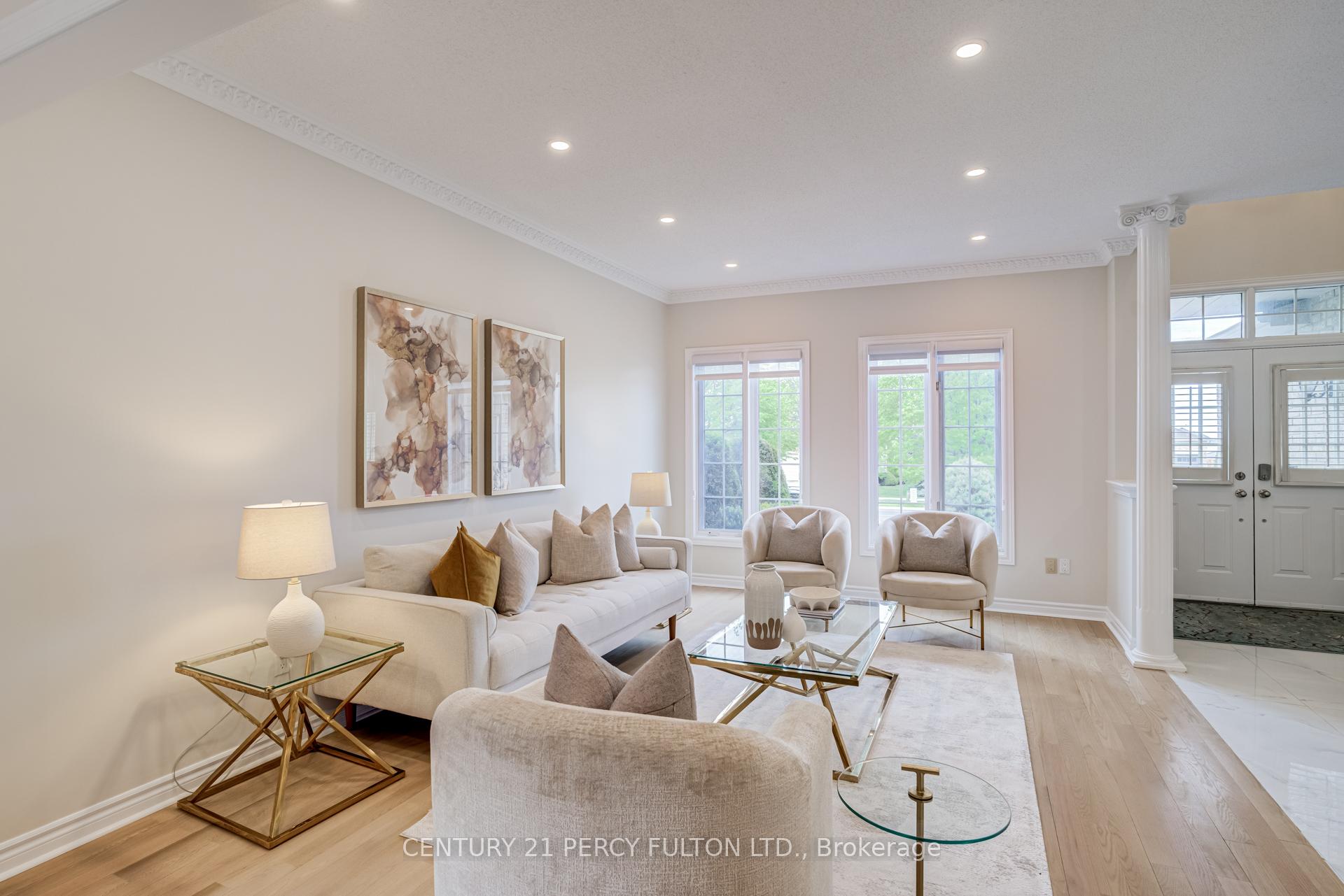 Photo 9 of 118 Village Gate Drive, Markham, Cachet — HOMEH