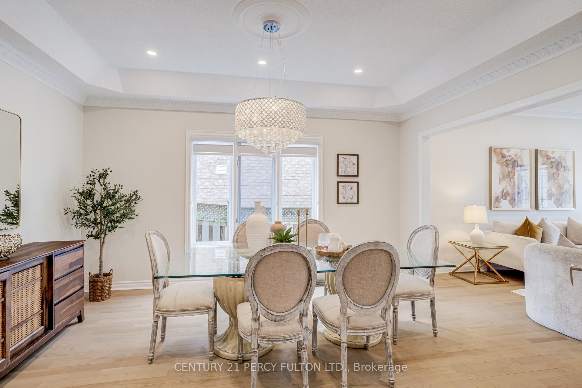 Photo 11 of 118 Village Gate Drive, Markham, Cachet — HOMEH
