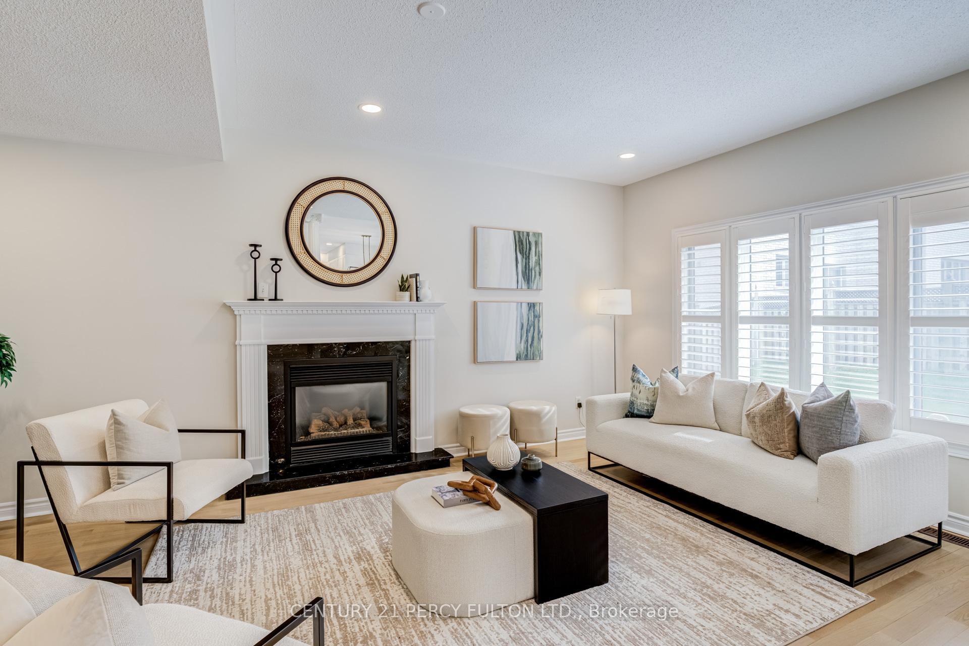 Photo 18 of 118 Village Gate Drive, Markham, Cachet — HOMEH
