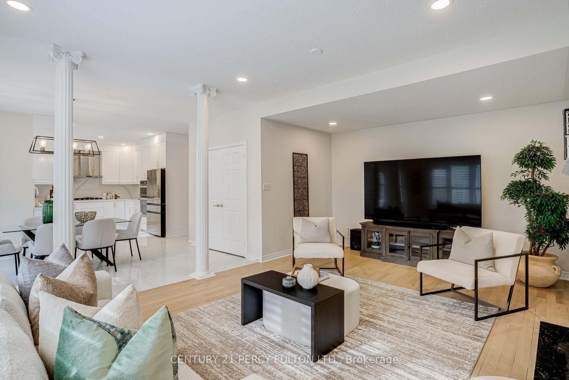 Photo 19 of 118 Village Gate Drive, Markham, Cachet — HOMEH
