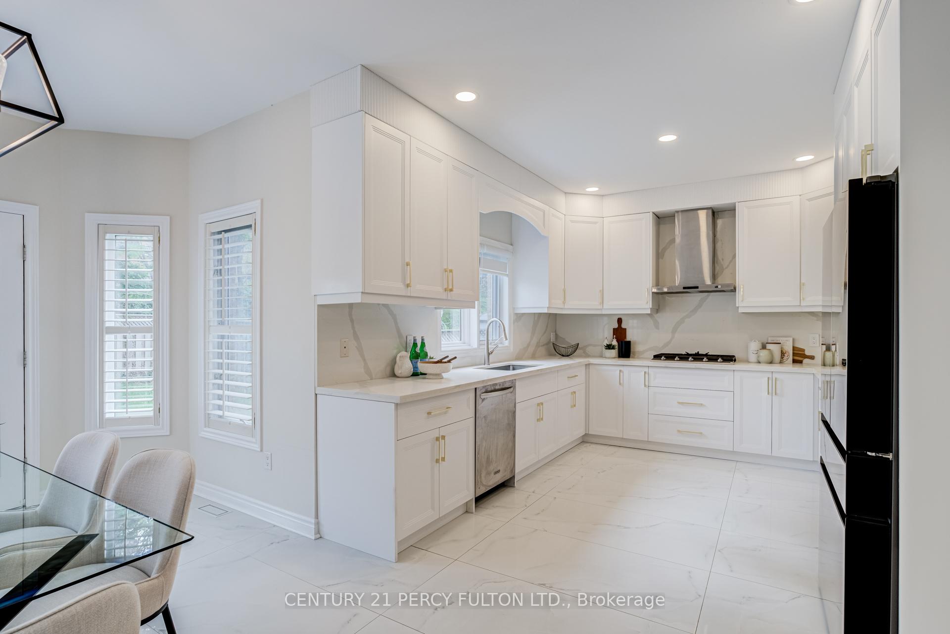 Photo 20 of 118 Village Gate Drive, Markham, Cachet — HOMEH
