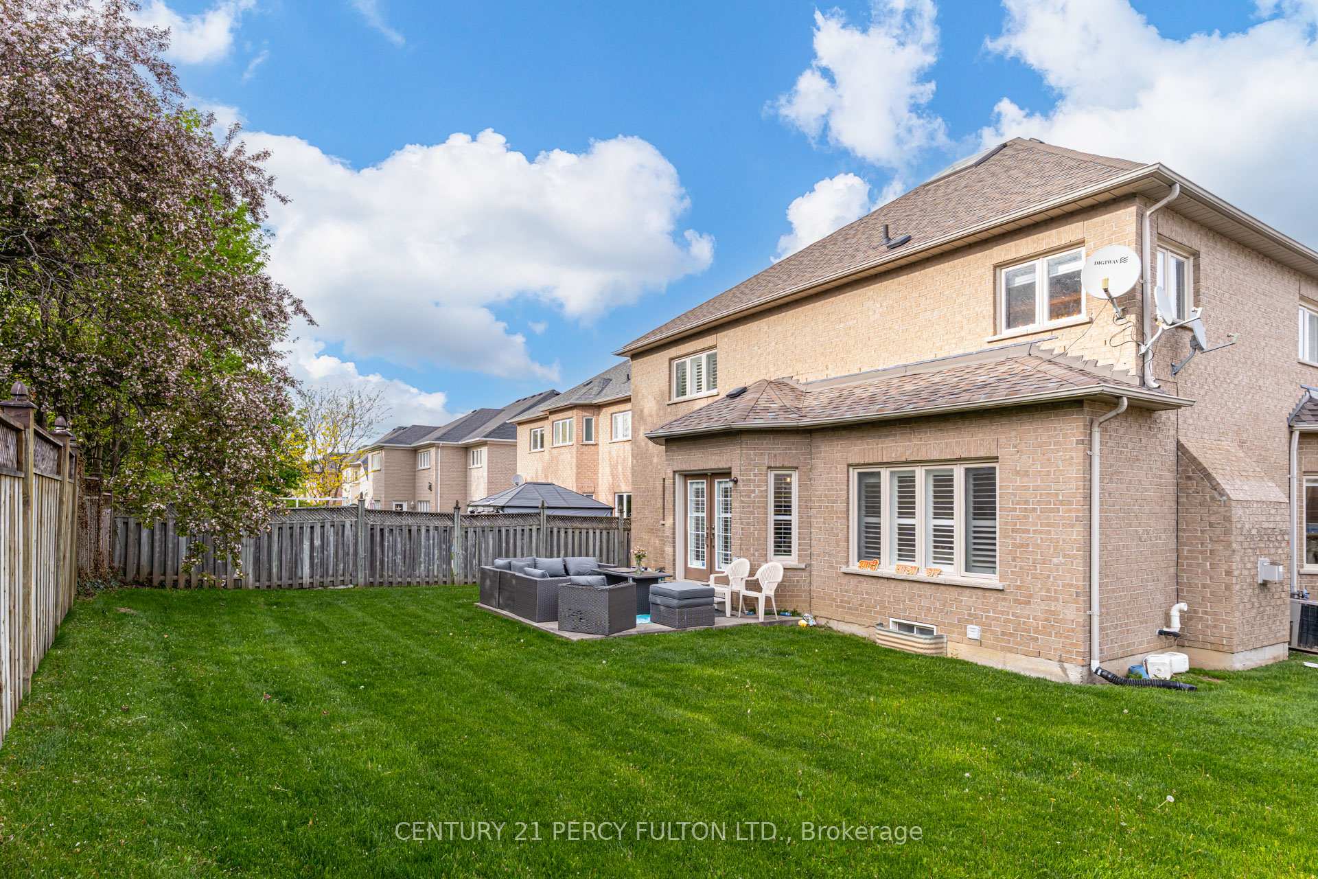 Photo 48 of 118 Village Gate Drive, Markham, Cachet — HOMEH