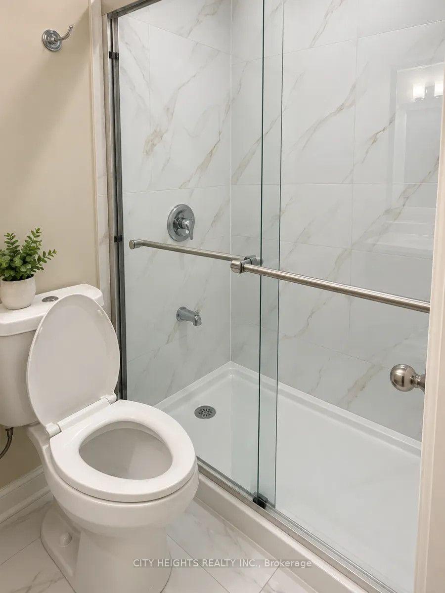 Photo 11 of Unit LOWER, 9 Fenchurch Drive, Brampton, Northwest Brampton — HOMEH
