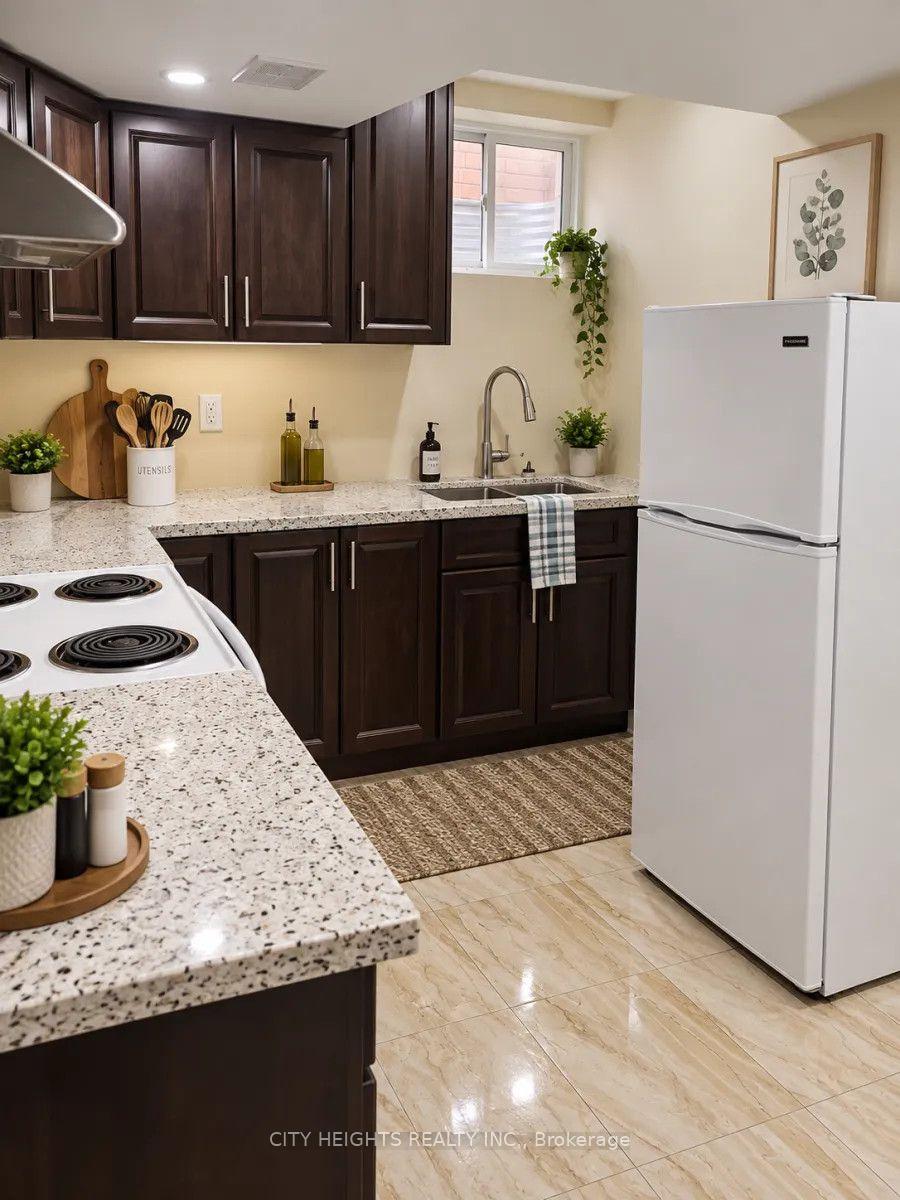 Photo 13 of Unit LOWER, 9 Fenchurch Drive, Brampton, Northwest Brampton — HOMEH