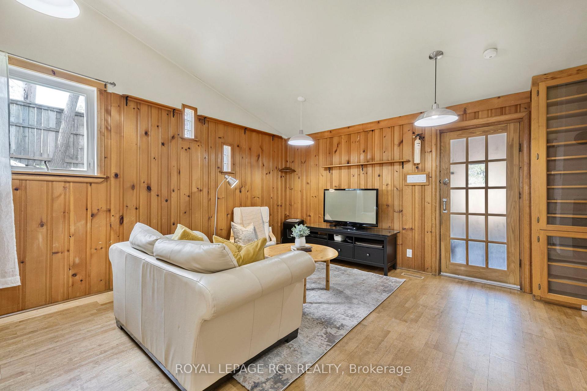 Photo 10 of 91 King Street W, Caledon, Bolton West — HOMEH