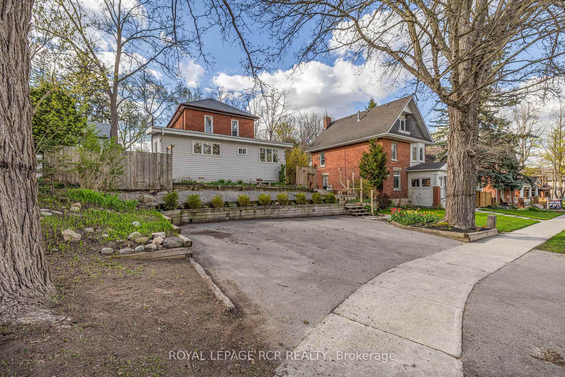 Photo 33 of 91 King Street W, Caledon, Bolton West — HOMEH