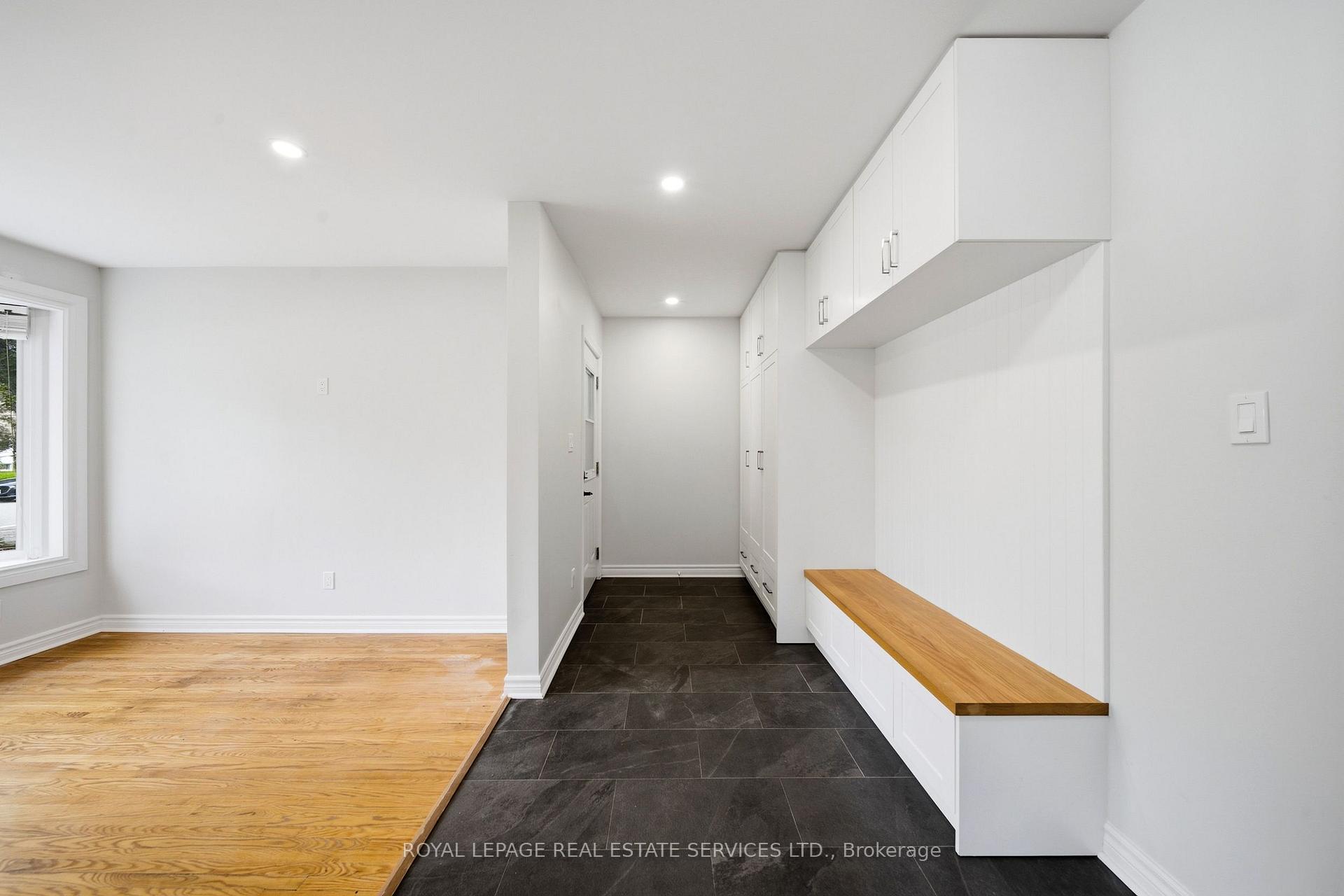 Photo 5 of Unit Main, 6 Corbett Crescent, Aurora, Aurora Highlands — HOMEH