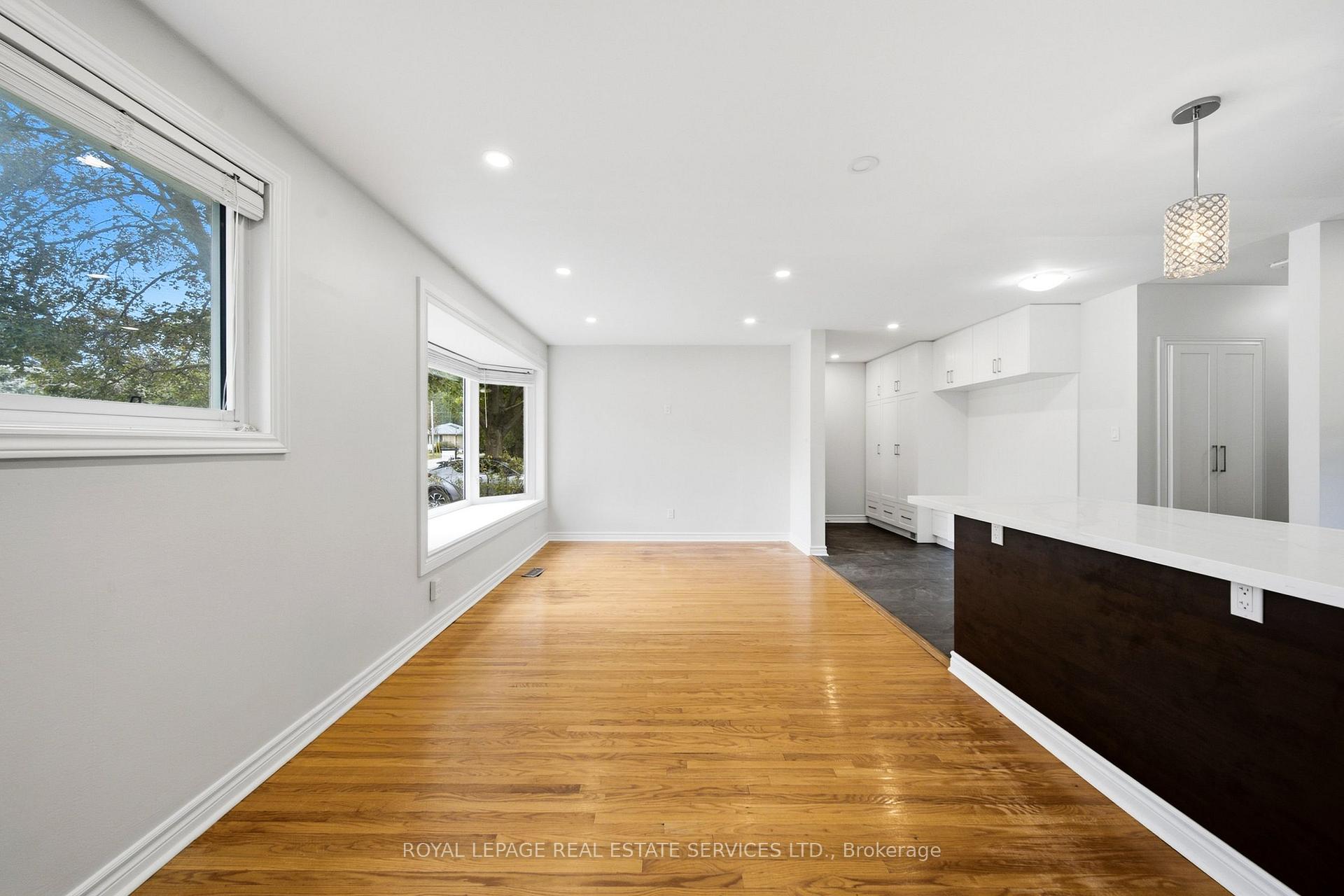 Photo 13 of Unit Main, 6 Corbett Crescent, Aurora, Aurora Highlands — HOMEH