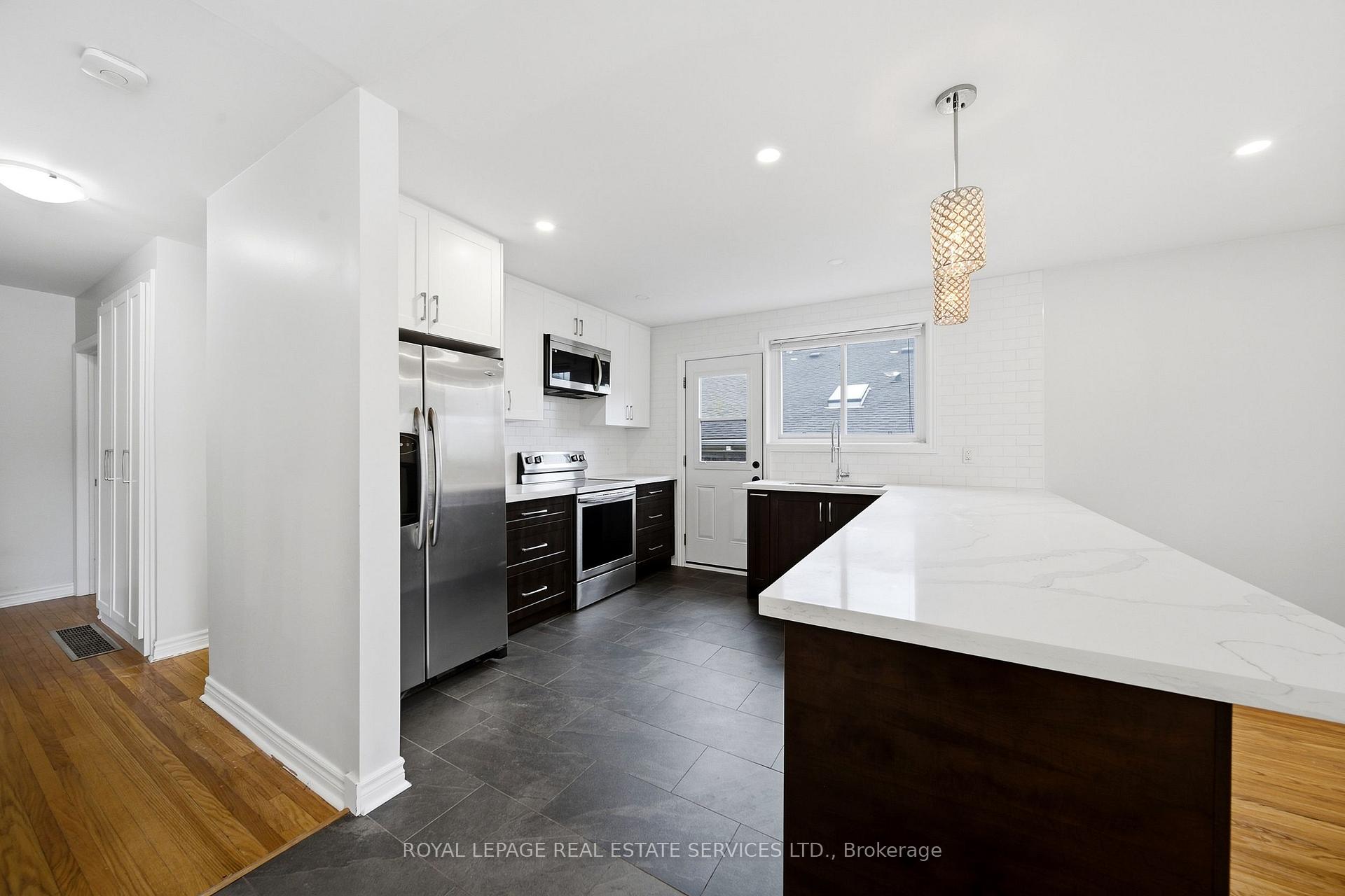 Photo 16 of Unit Main, 6 Corbett Crescent, Aurora, Aurora Highlands — HOMEH