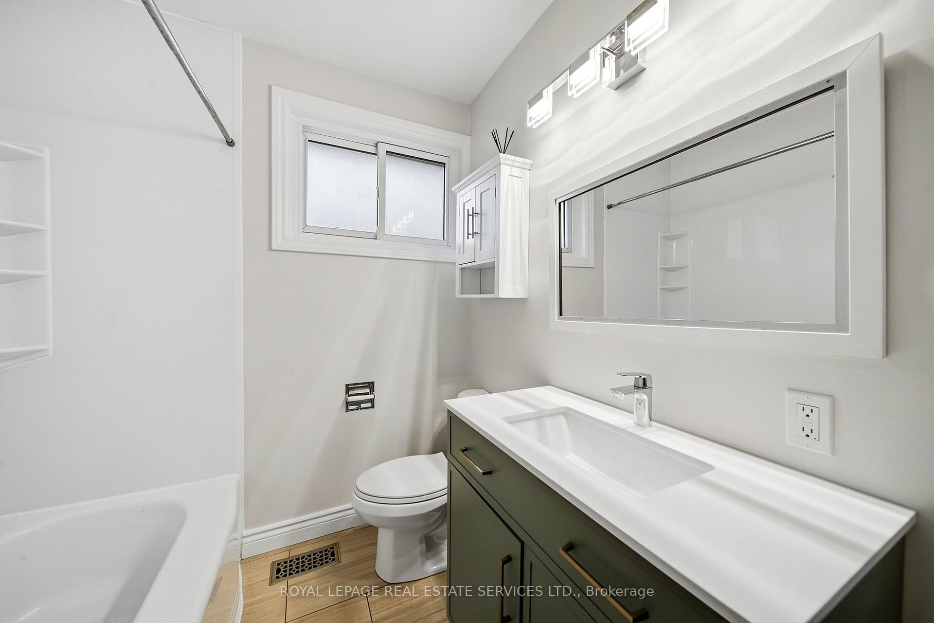 Photo 24 of Unit Main, 6 Corbett Crescent, Aurora, Aurora Highlands — HOMEH