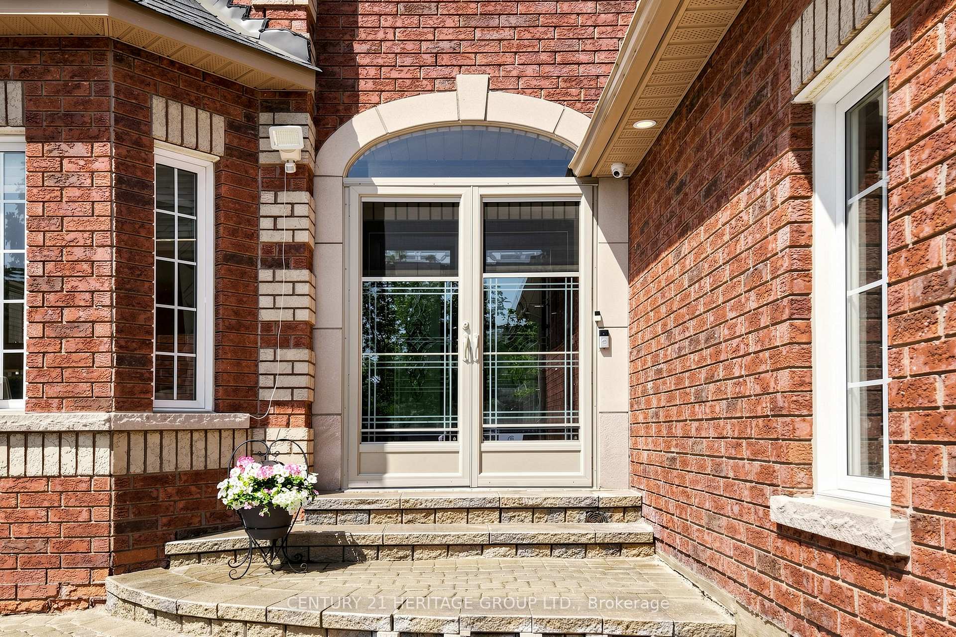 Photo 3 of 4 Mumberson Court, Markham, Cachet — HOMEH