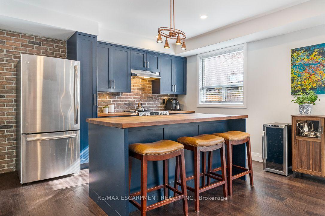 Photo 15 of Unit 5, 469 Claridge Road, Burlington, Roseland — HOMEH