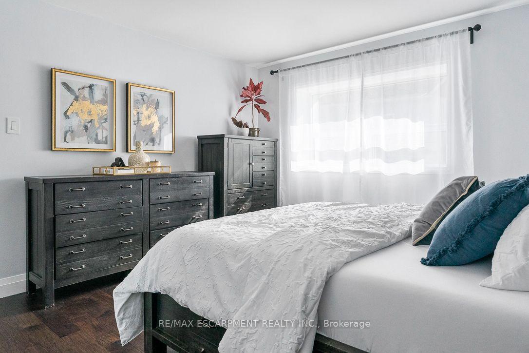 Photo 29 of Unit 5, 469 Claridge Road, Burlington, Roseland — HOMEH