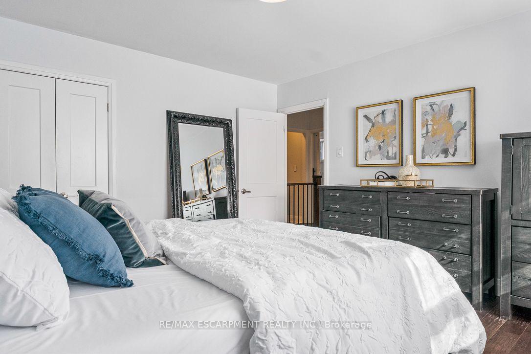 Photo 33 of Unit 5, 469 Claridge Road, Burlington, Roseland — HOMEH