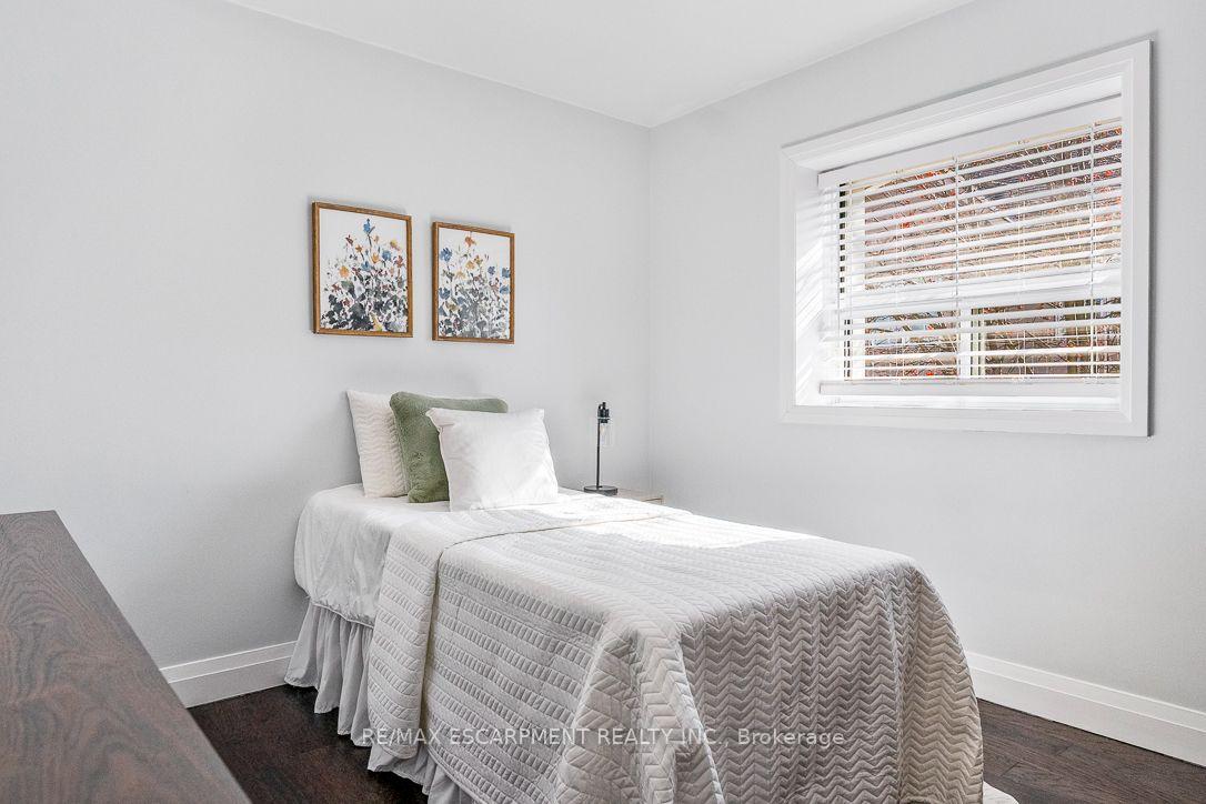 Photo 35 of Unit 5, 469 Claridge Road, Burlington, Roseland — HOMEH