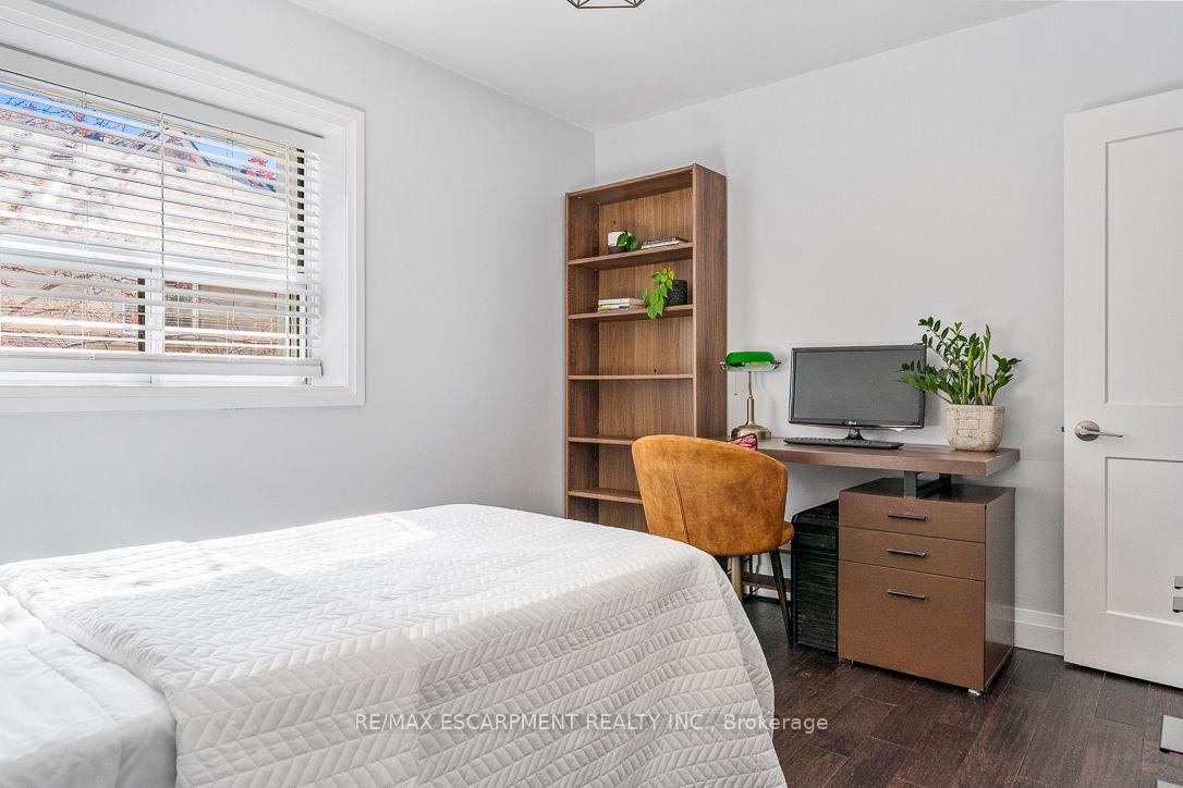 Photo 39 of Unit 5, 469 Claridge Road, Burlington, Roseland — HOMEH