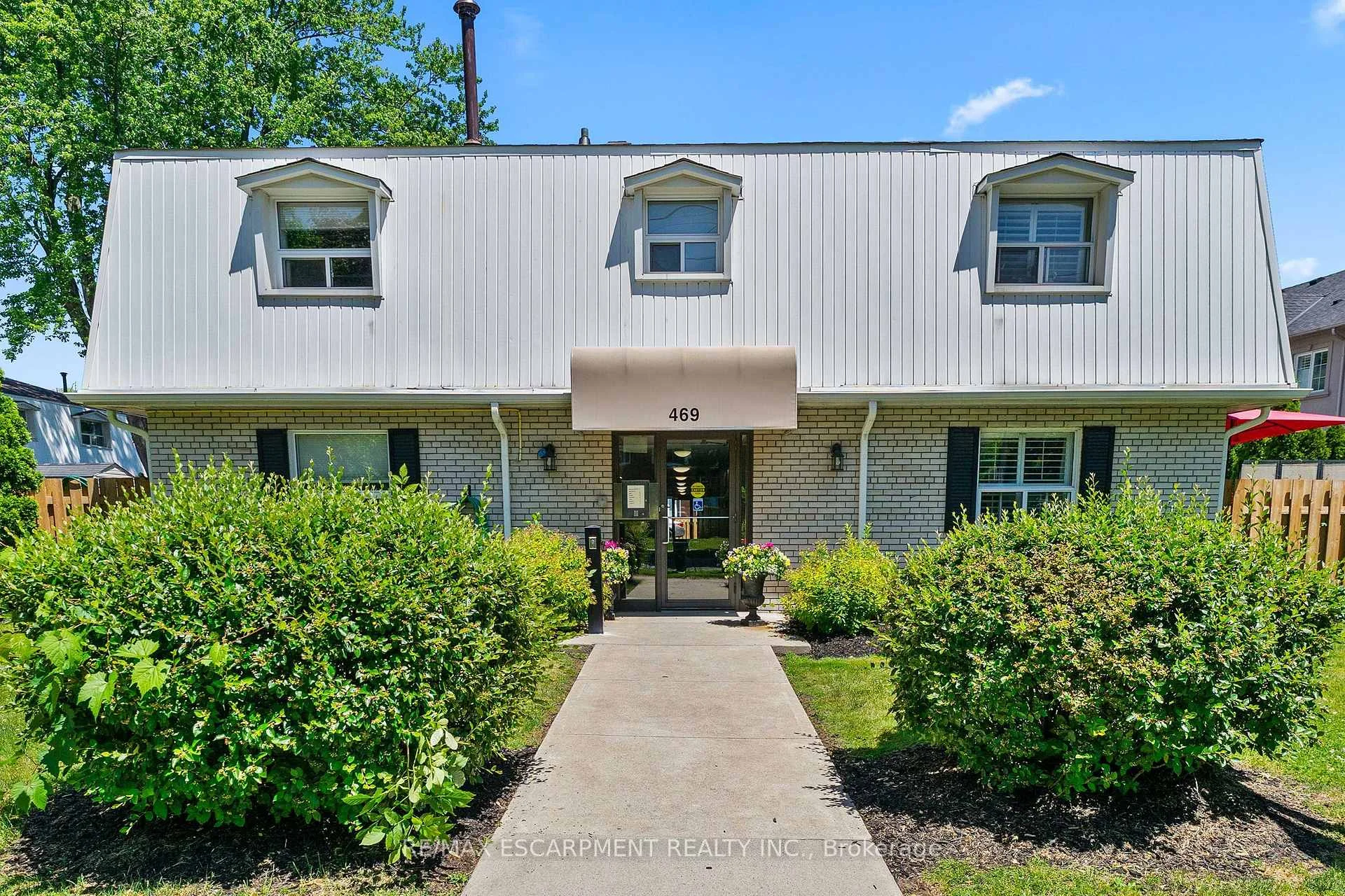 Photo 1 of Unit 5, 469 Claridge Road, Burlington, Roseland — HOMEH