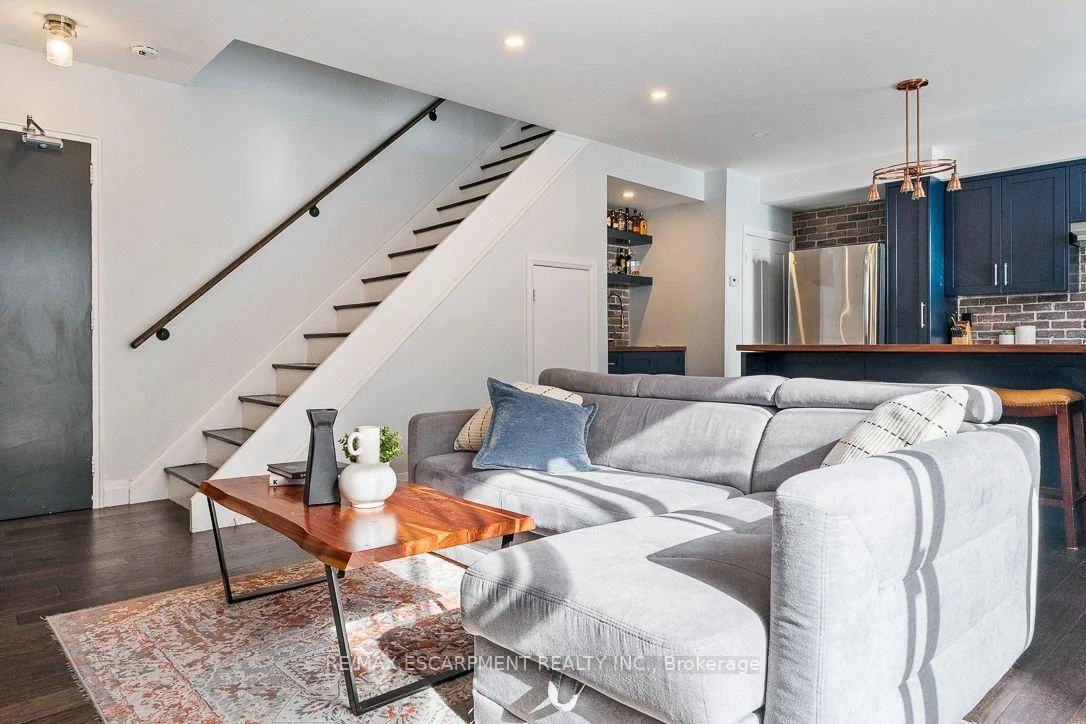 Photo 12 of Unit 5, 469 Claridge Road, Burlington, Roseland — HOMEH