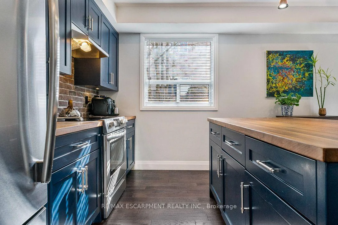 Photo 24 of Unit 5, 469 Claridge Road, Burlington, Roseland — HOMEH