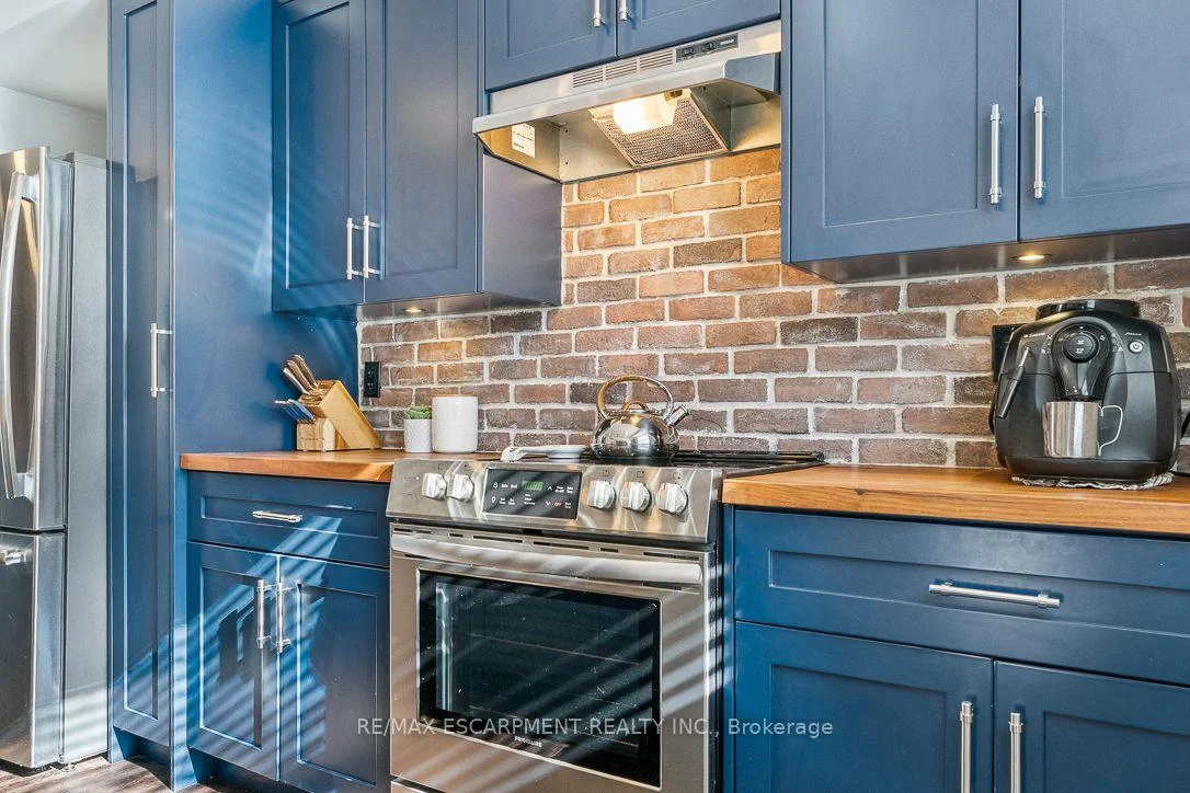 Photo 26 of Unit 5, 469 Claridge Road, Burlington, Roseland — HOMEH
