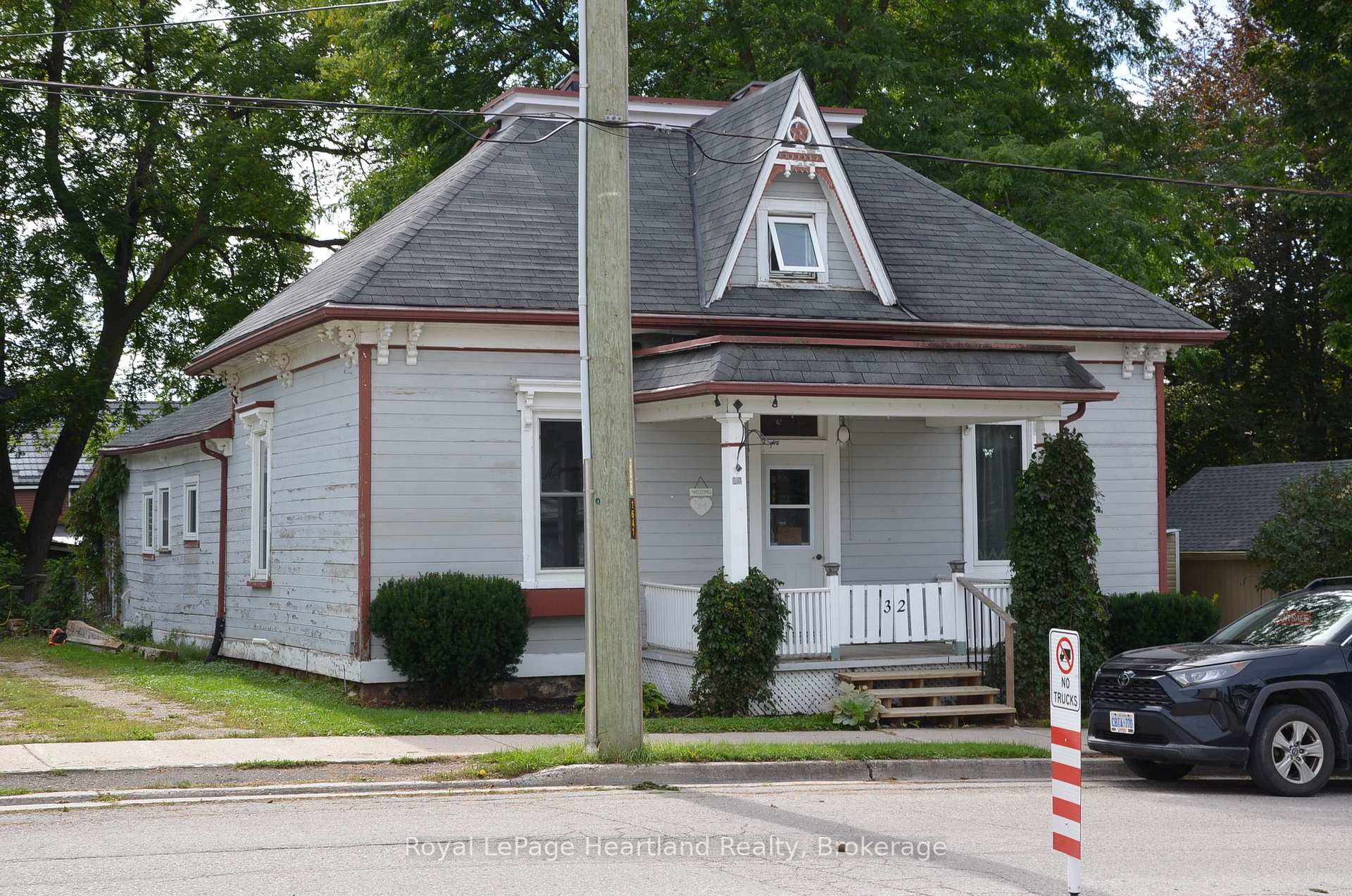 Photo 3 of 32 Rattenbury Street W, Central Huron, Clinton — HOMEH