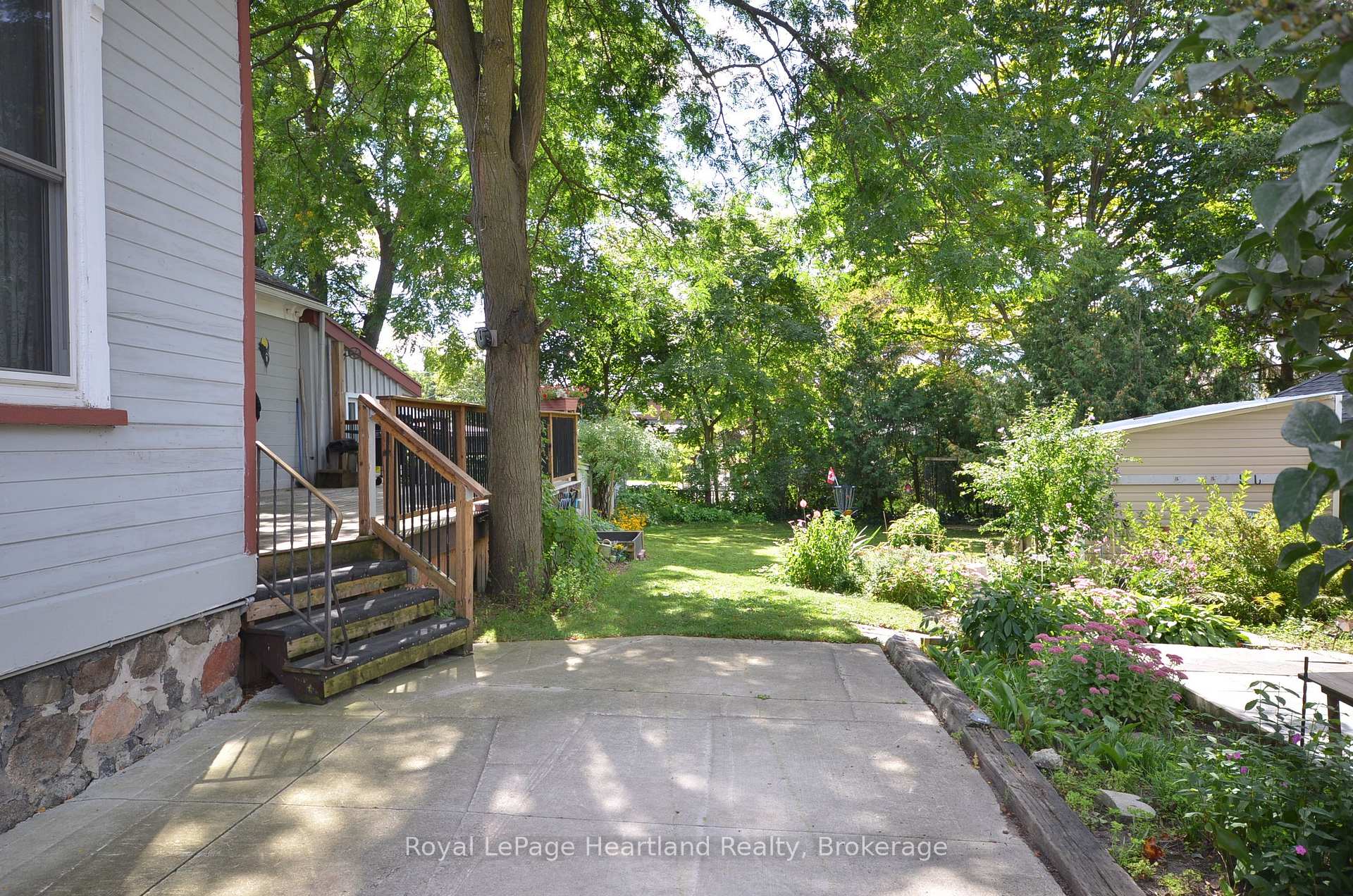 Photo 5 of 32 Rattenbury Street W, Central Huron, Clinton — HOMEH