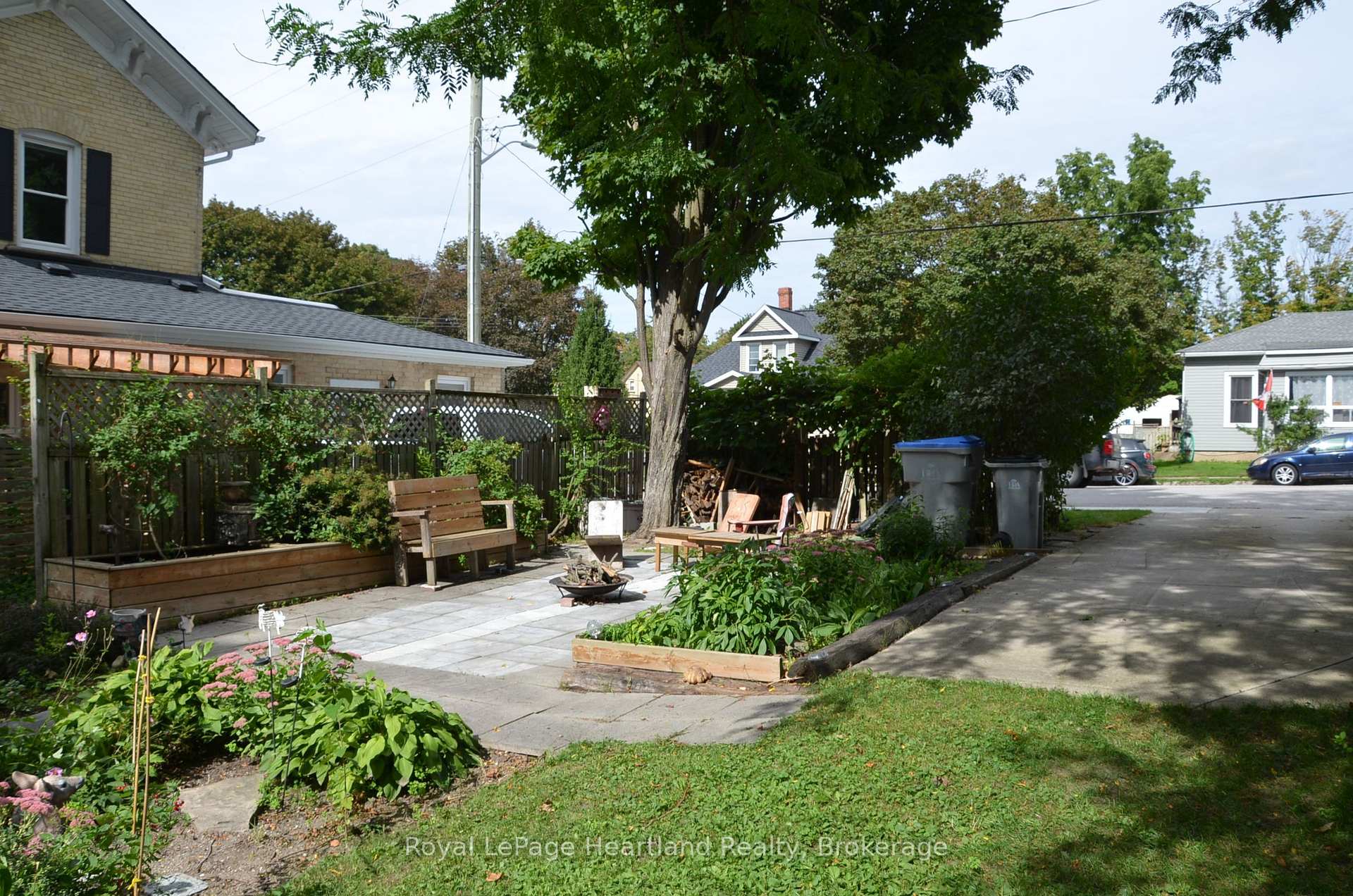 Photo 35 of 32 Rattenbury Street W, Central Huron, Clinton — HOMEH