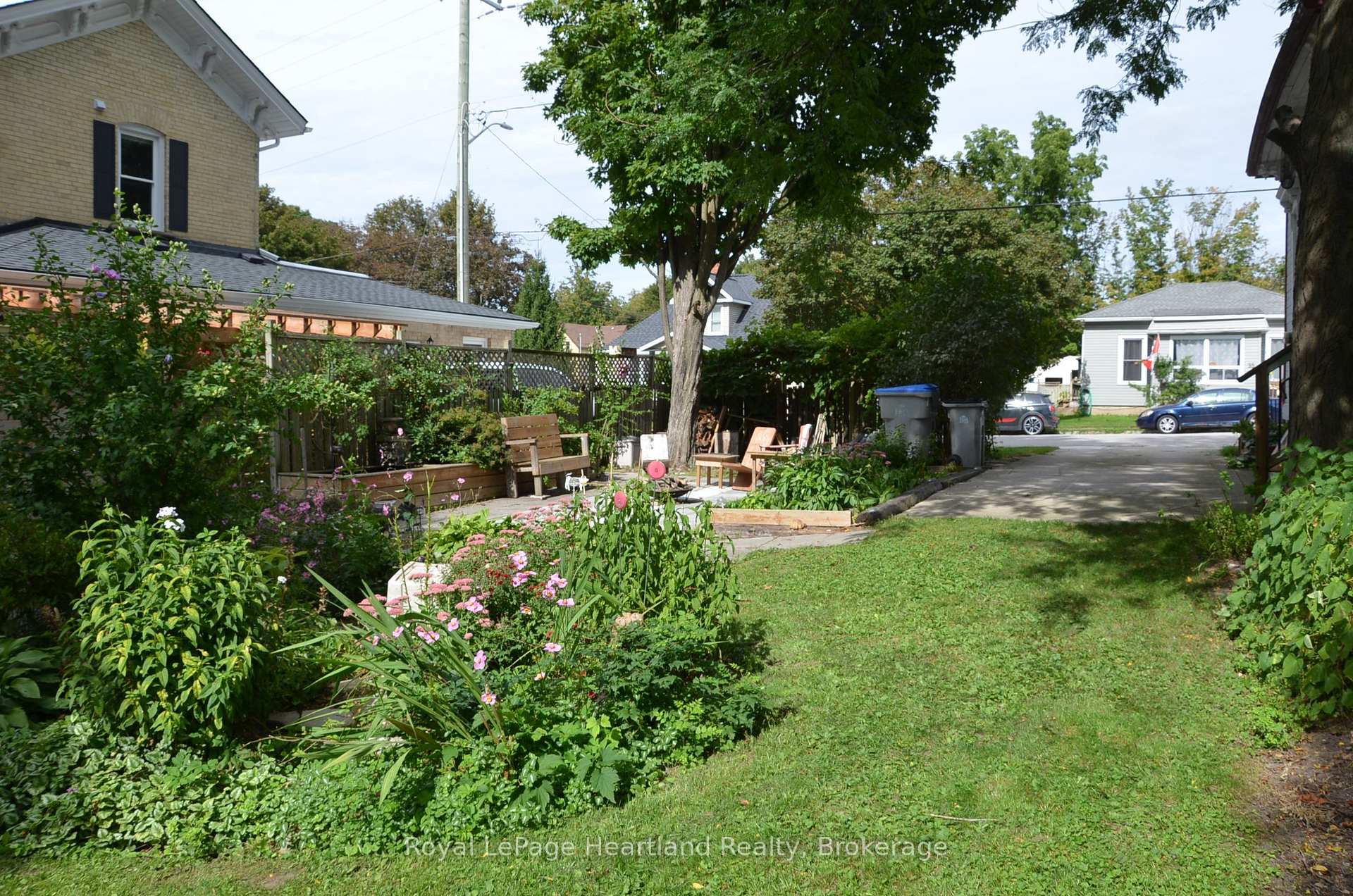 Photo 36 of 32 Rattenbury Street W, Central Huron, Clinton — HOMEH