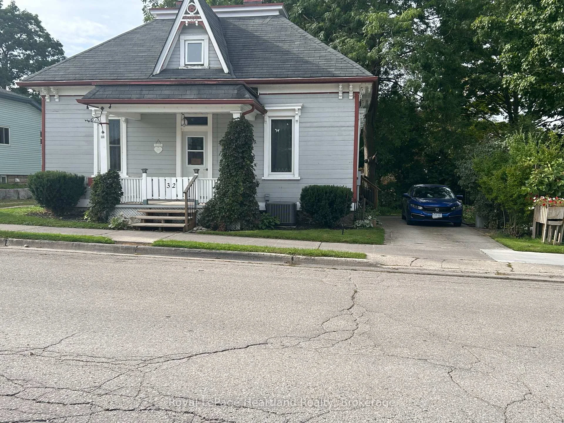 Photo 4 of 32 Rattenbury Street W, Central Huron, Clinton — HOMEH