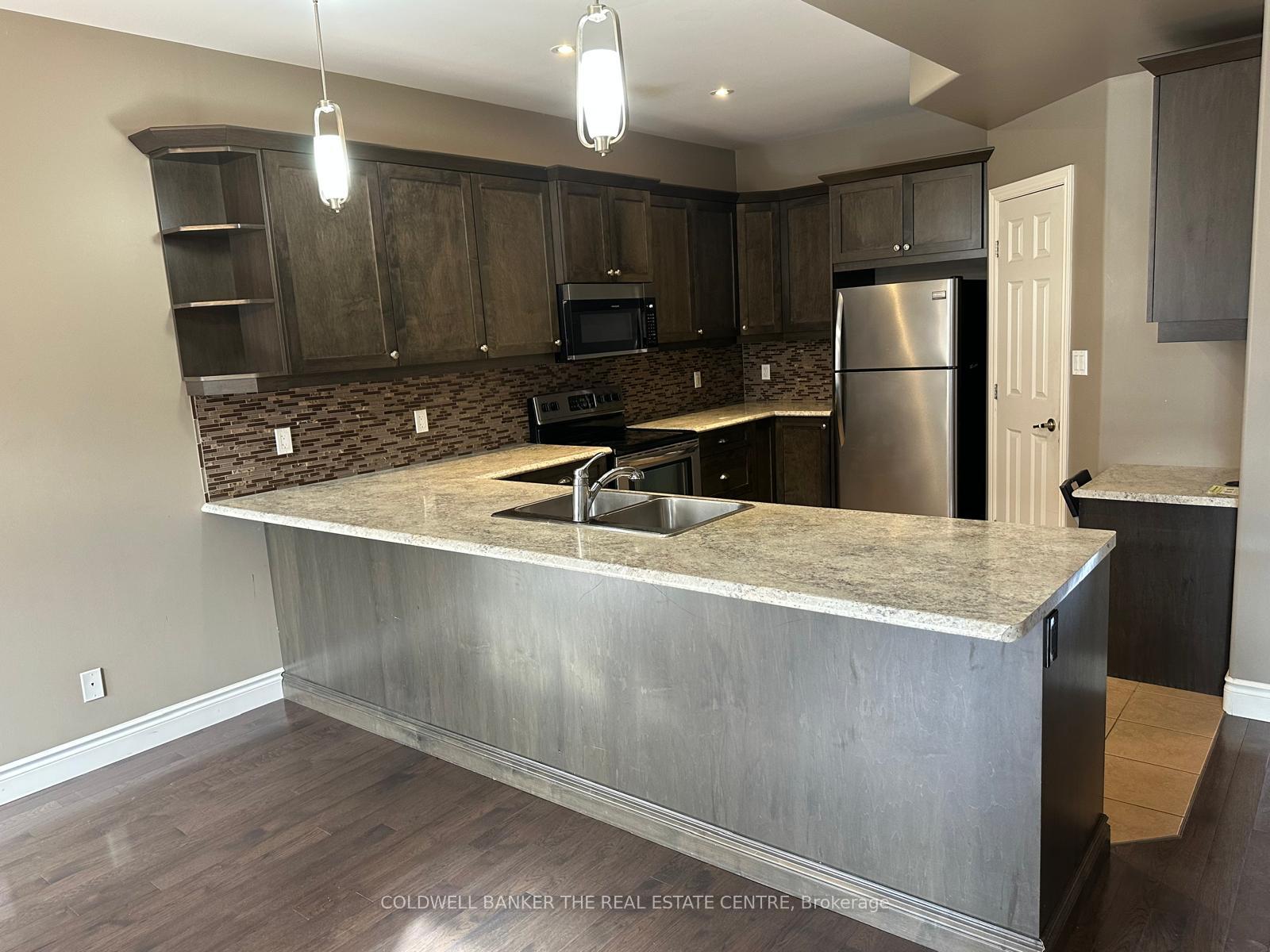 Photo 5 of 48 Hanover Court, Belleville, Thurlow Ward — HOMEH