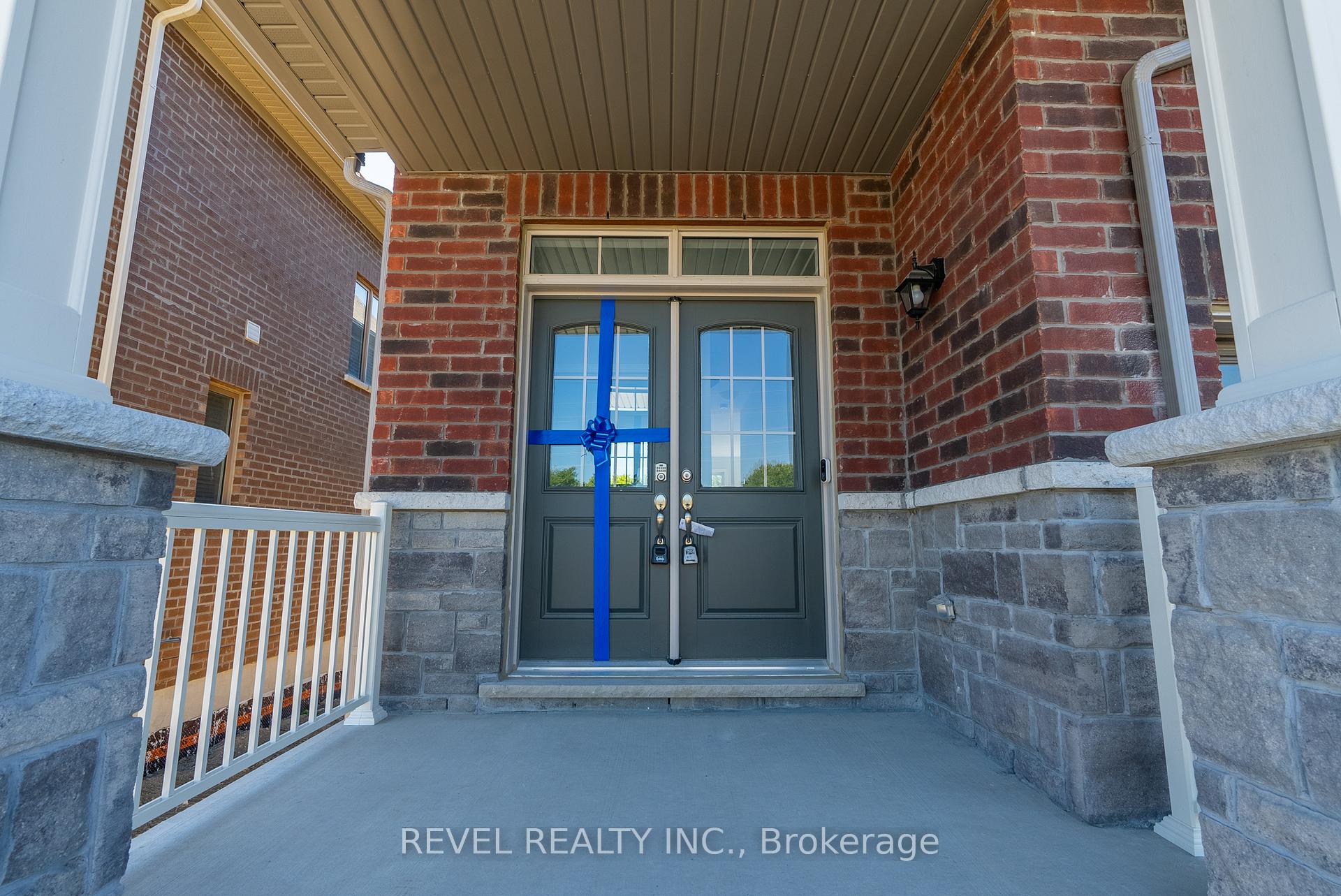 Photo 2 of 14 Paradise Way, Whitby, Rolling Acres — HOMEH