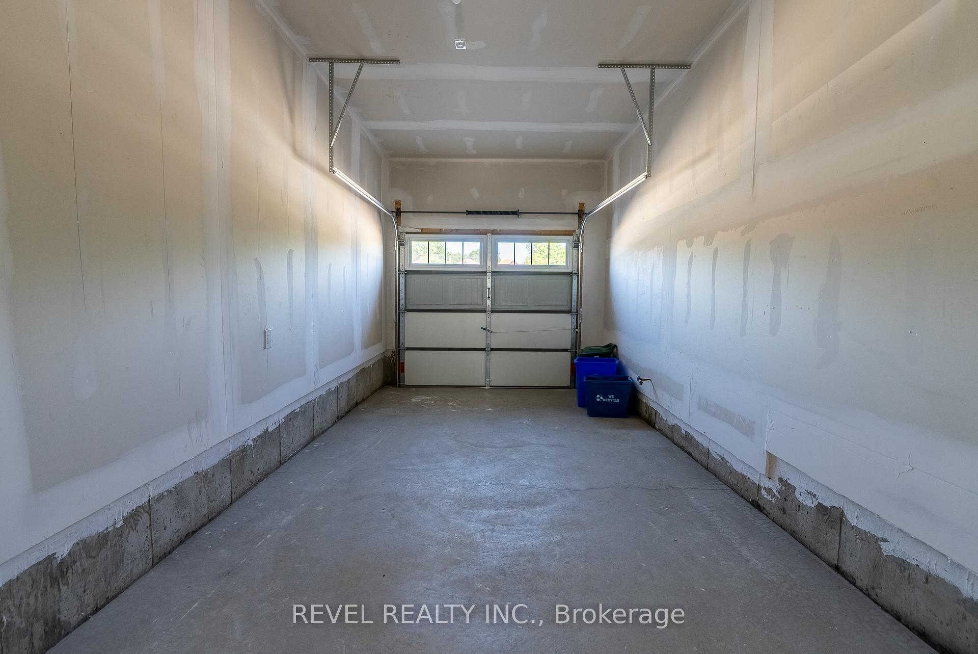 Photo 17 of 14 Paradise Way, Whitby, Rolling Acres — HOMEH