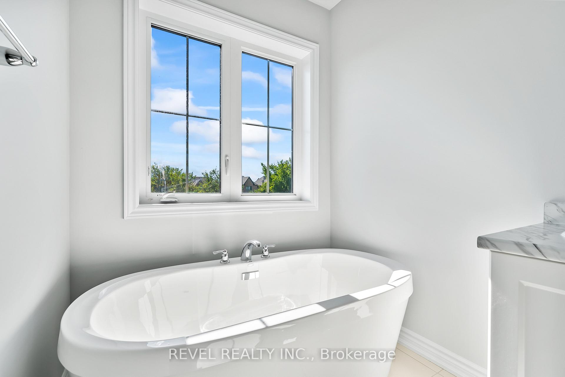 Photo 31 of 14 Paradise Way, Whitby, Rolling Acres — HOMEH