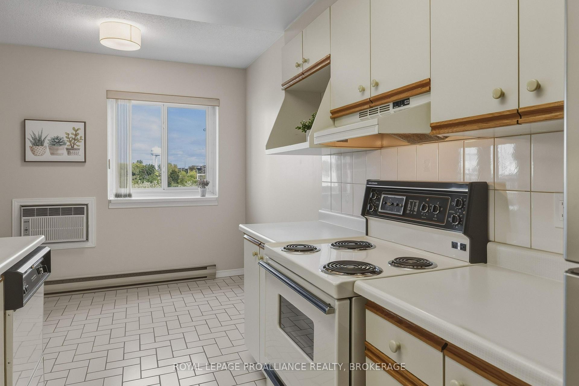 Photo 18 of Unit 405, 649 Davis Drive, Kingston, East Gardiners Rd — HOMEH