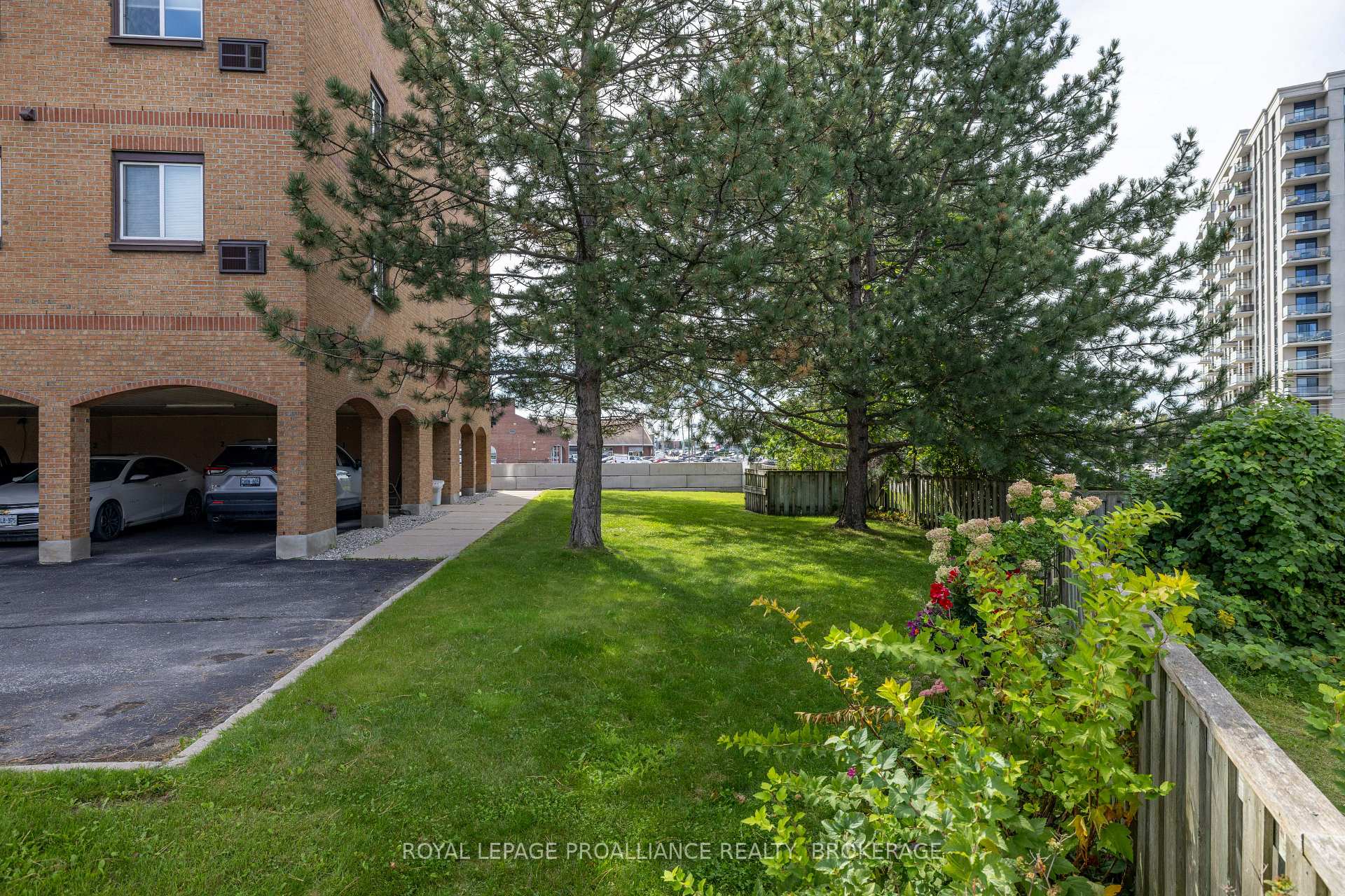 Photo 44 of Unit 405, 649 Davis Drive, Kingston, East Gardiners Rd — HOMEH